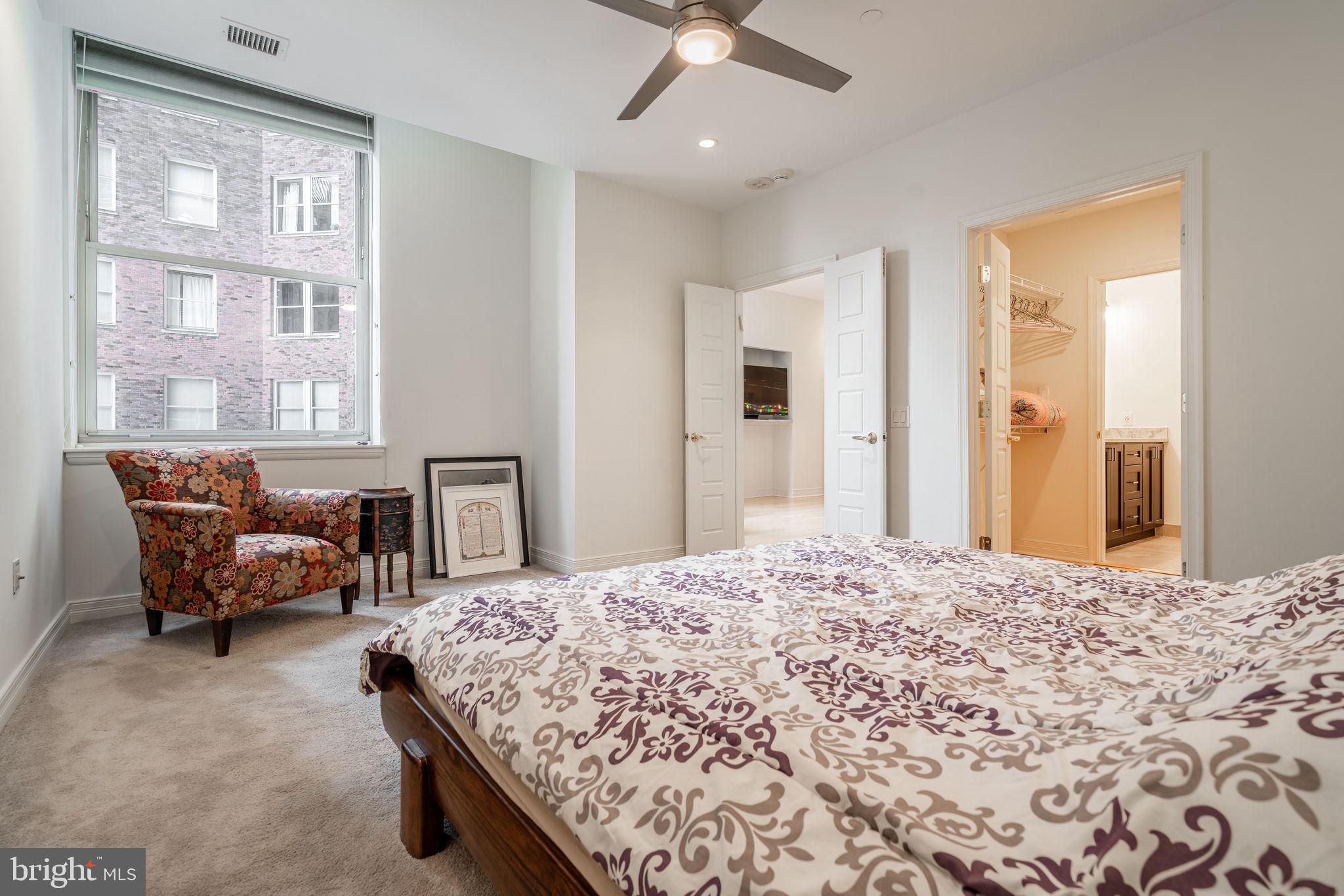 1600-18 Arch St #605