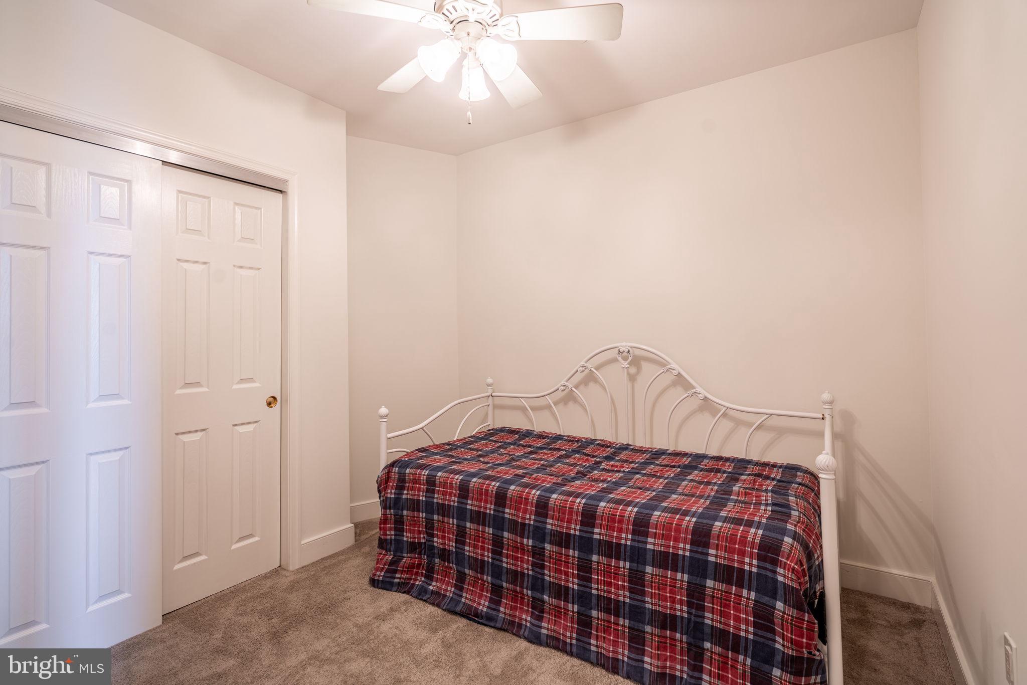 1600-18 Arch St #605