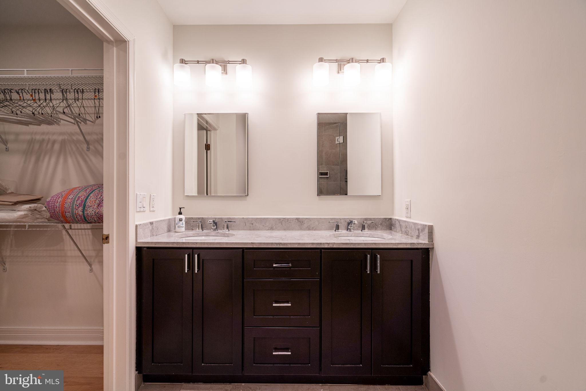 1600-18 Arch St #605