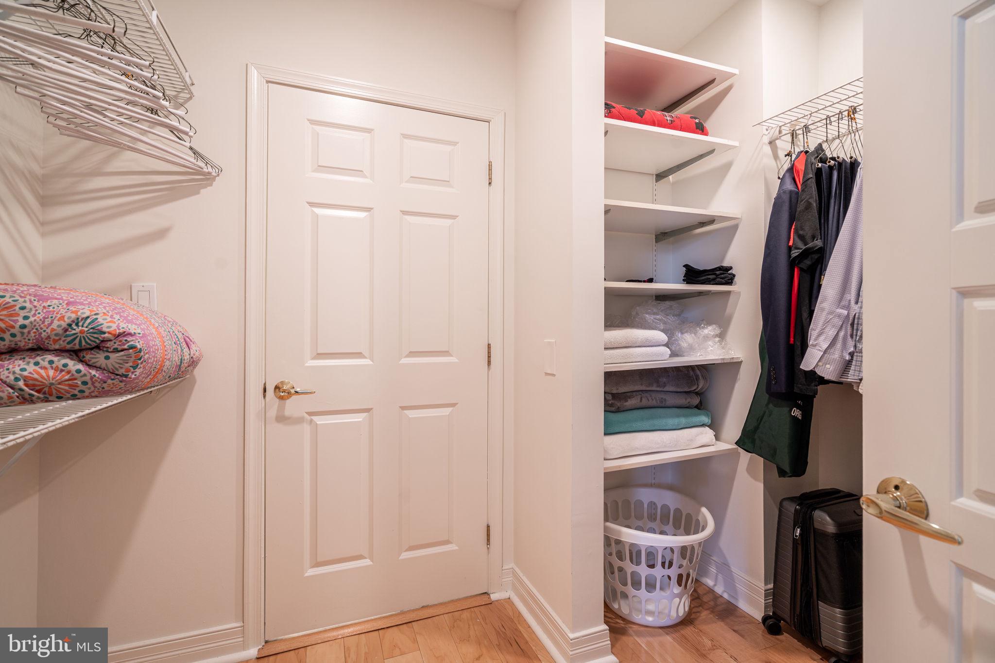 1600-18 Arch St #605