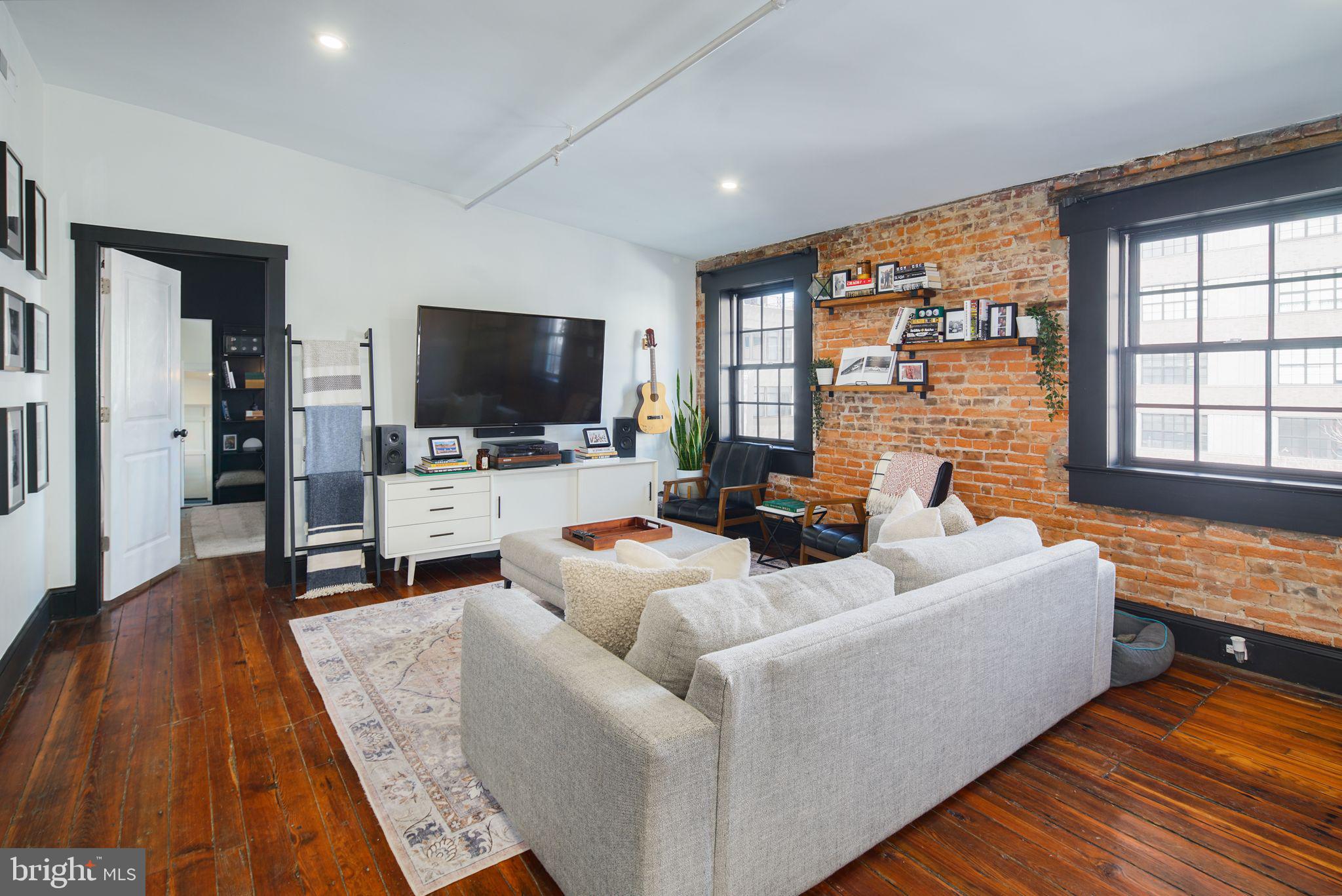 38 N Front St #4d