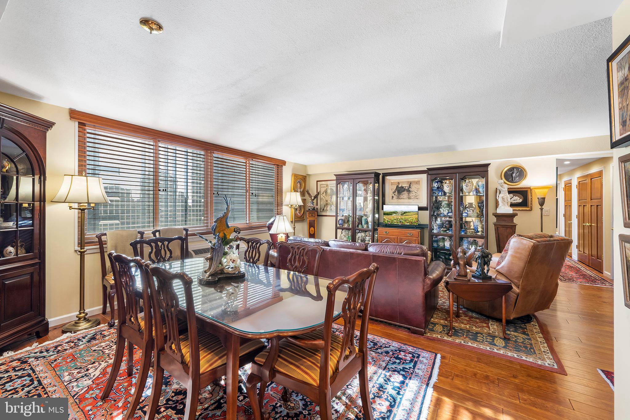 1919 Chestnut St #2624/23