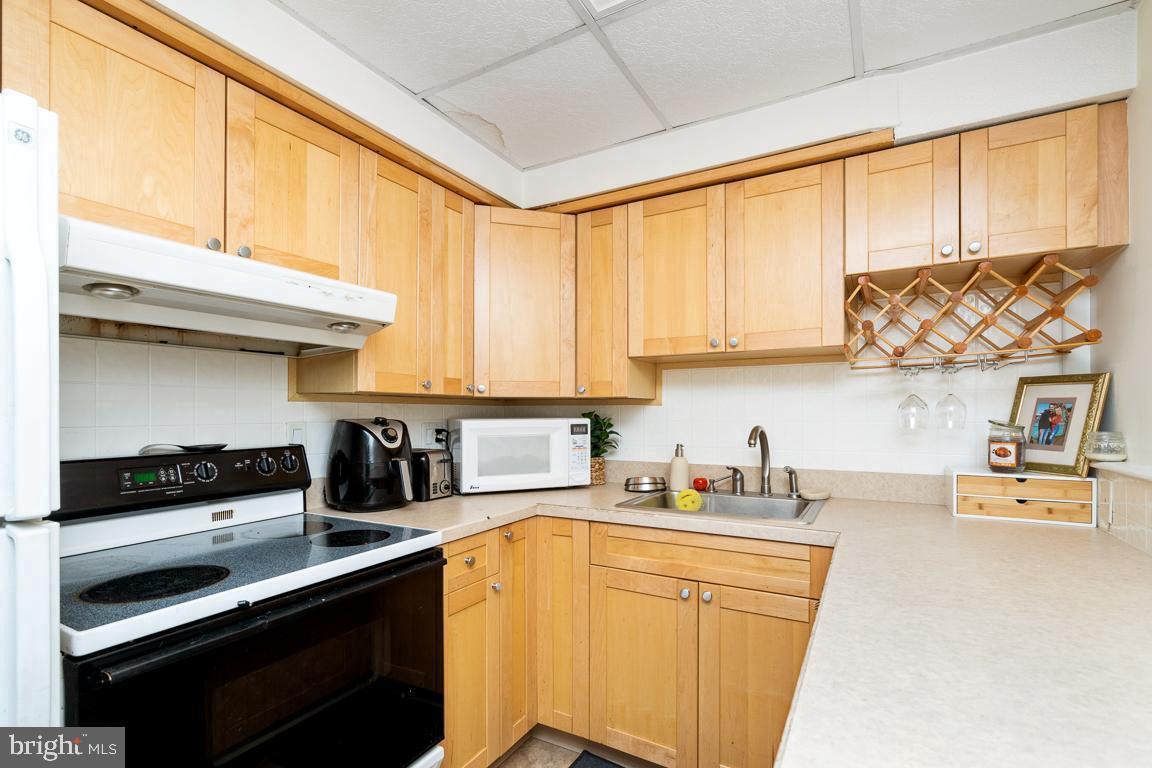 1420 LOCUST ST #10H