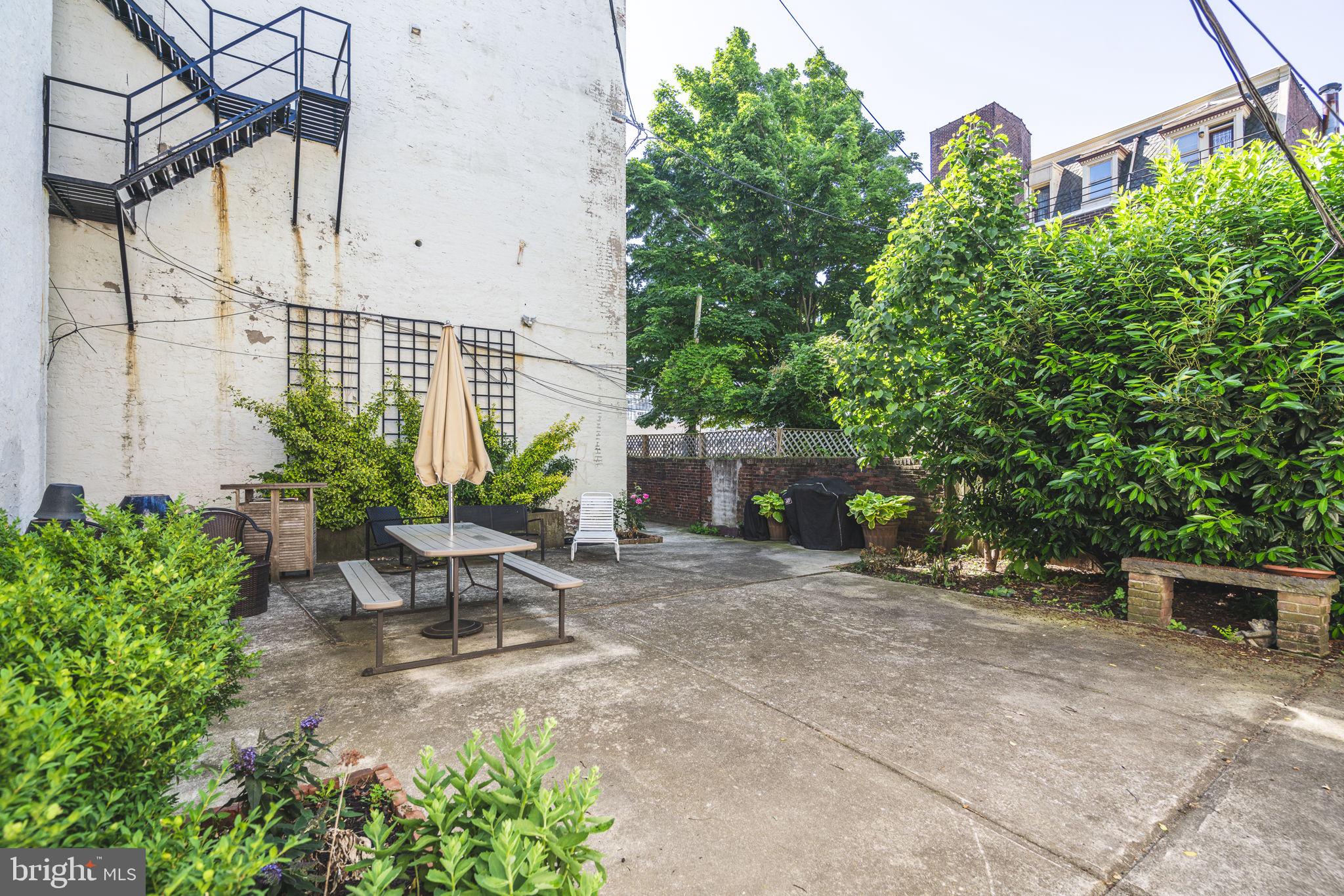 1500 Mount Vernon St #2r