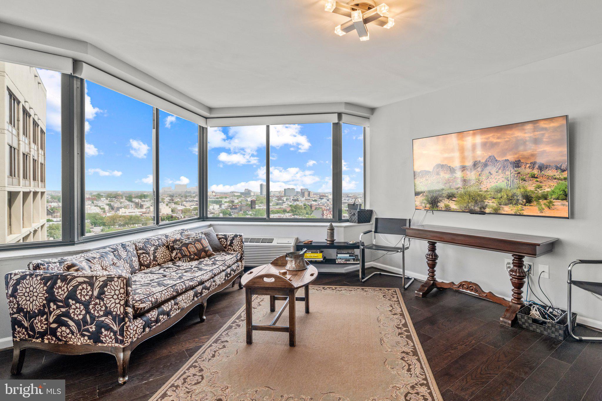 2001 Hamilton St #2001