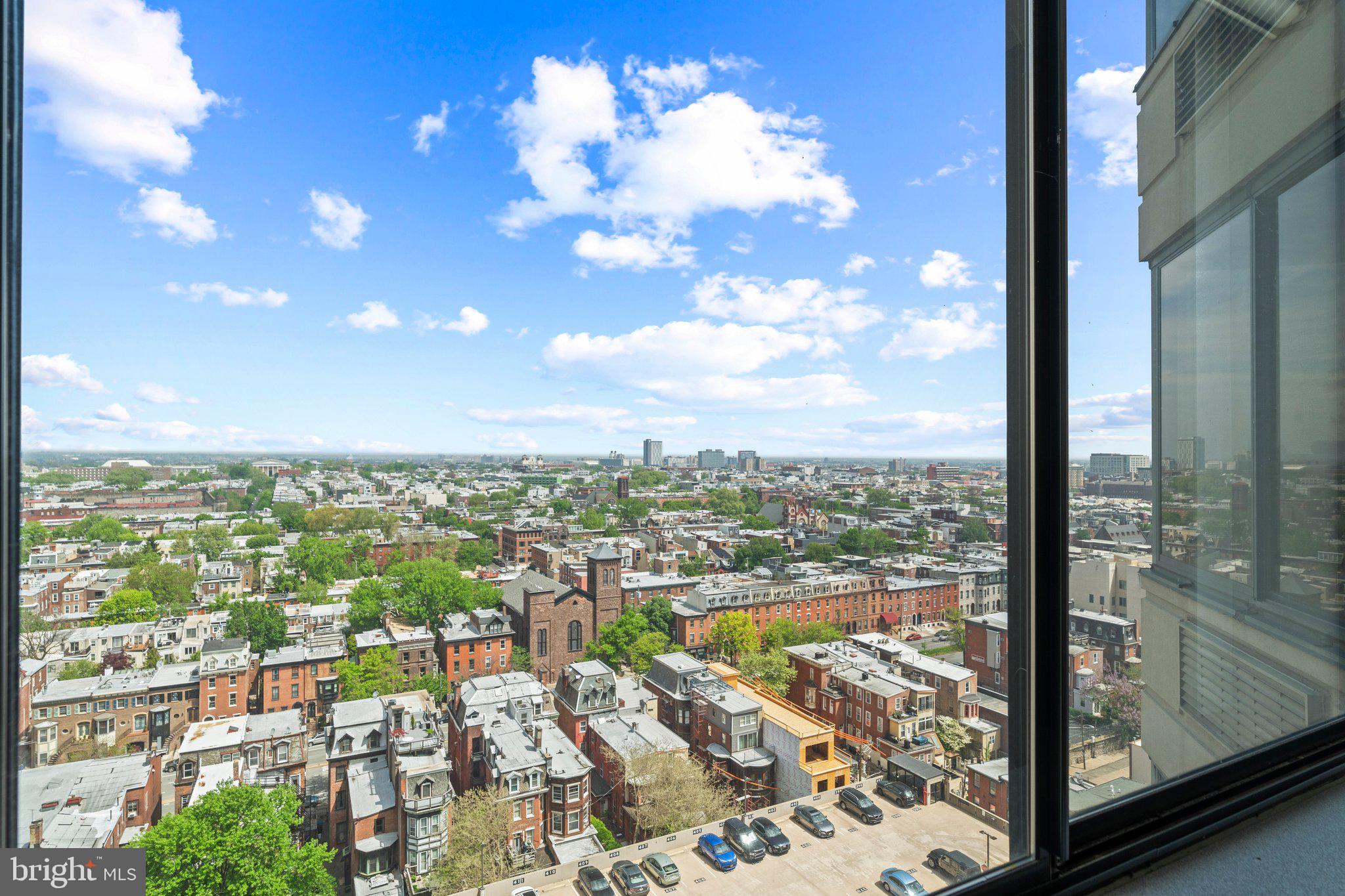 2001 Hamilton St #2001