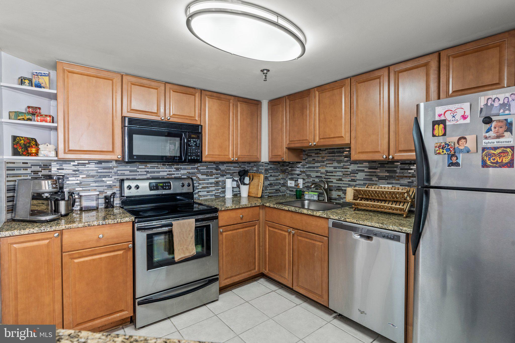 2001 Hamilton St #2001