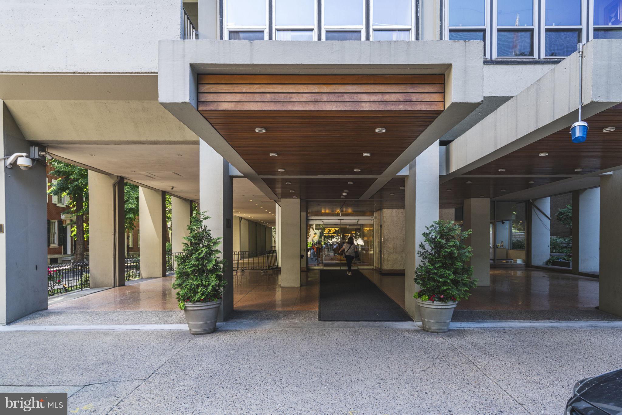 224-30 W RITTENHOUSE SQ #2016