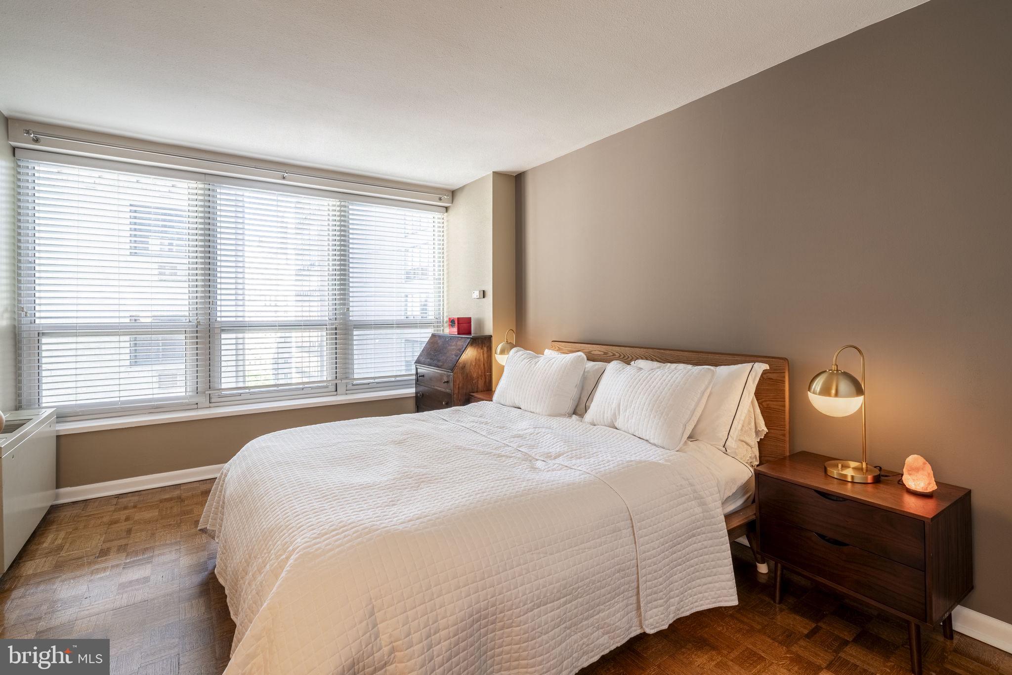 224-30 W RITTENHOUSE SQ #2016