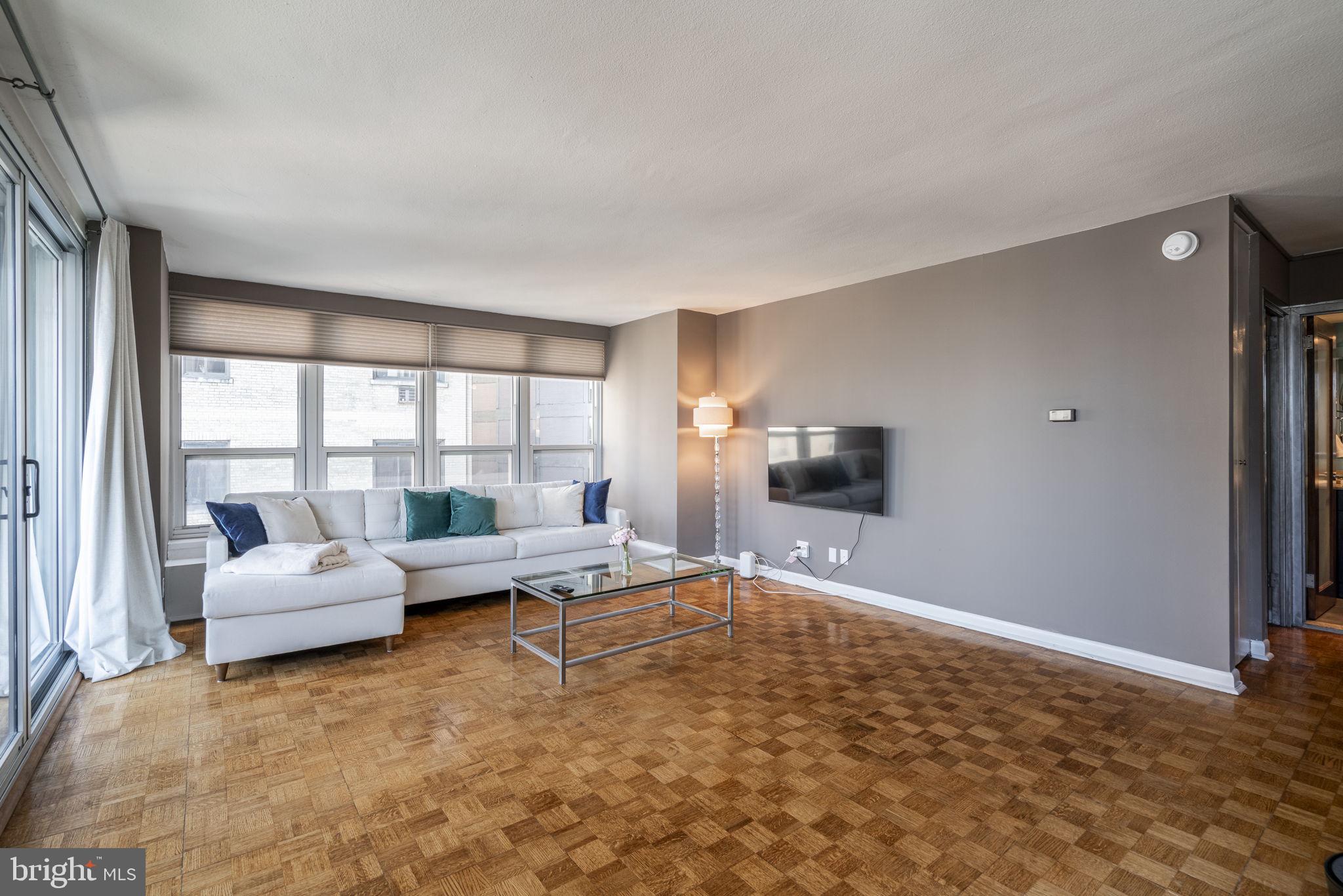 224-30 W RITTENHOUSE SQ #2016