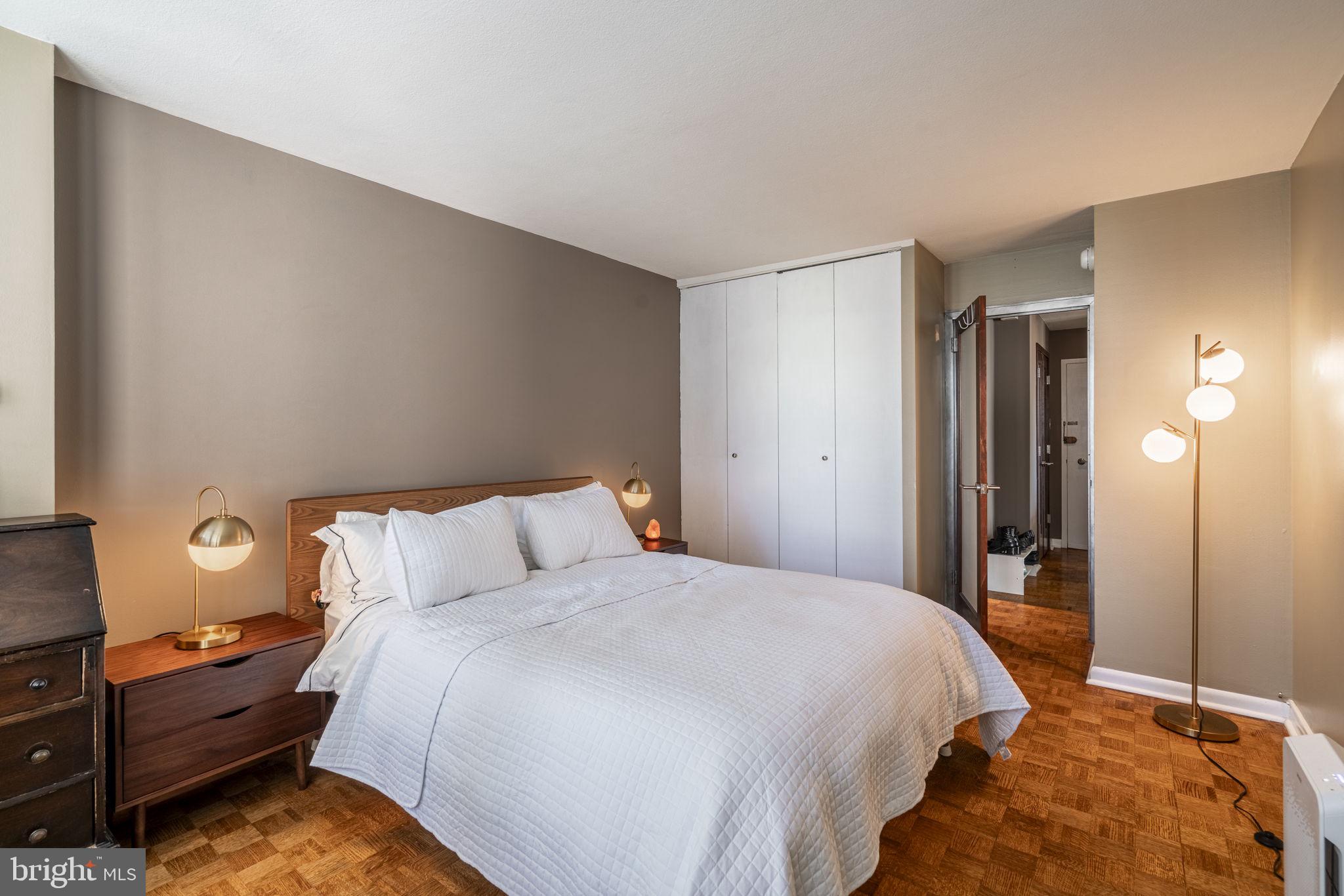 224-30 W RITTENHOUSE SQ #2016