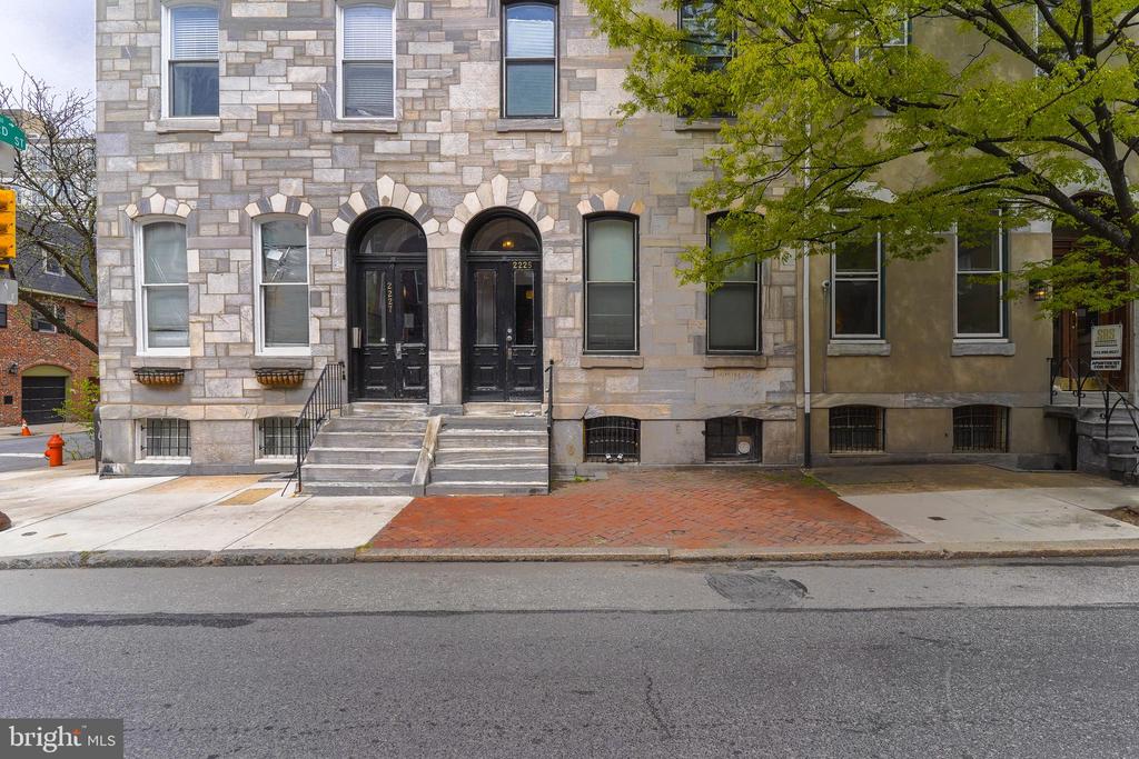 2225 LOCUST ST #2F