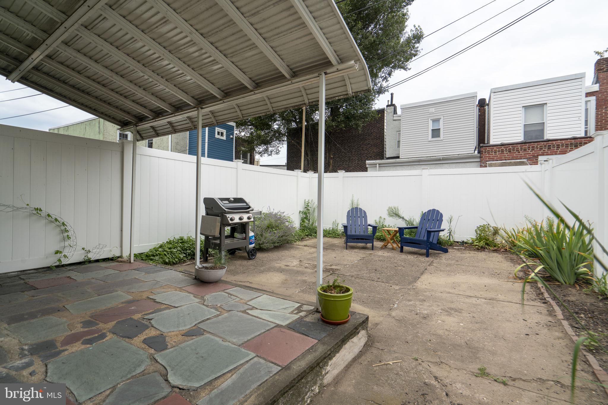 2628 E Ann St
