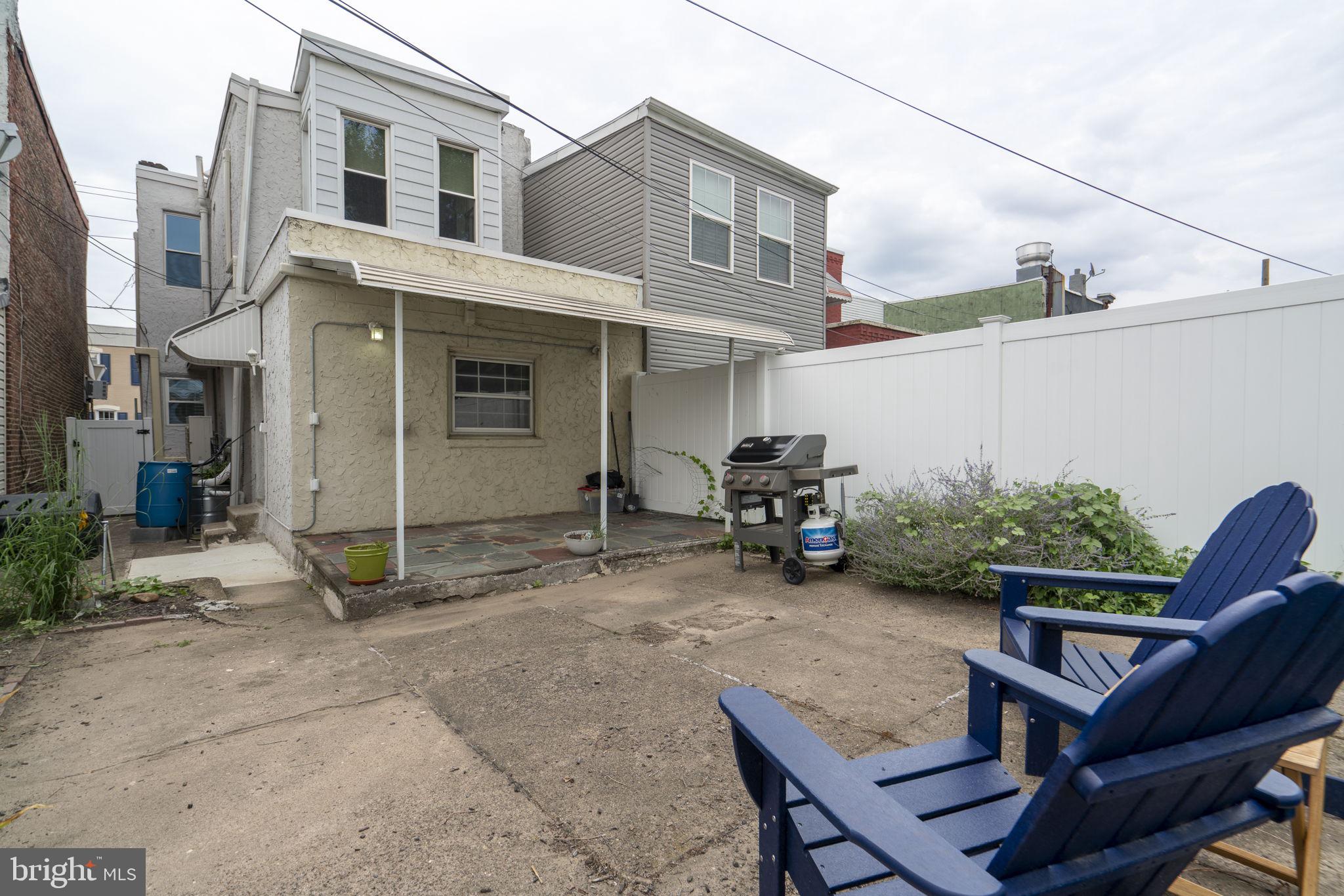 2628 E Ann St
