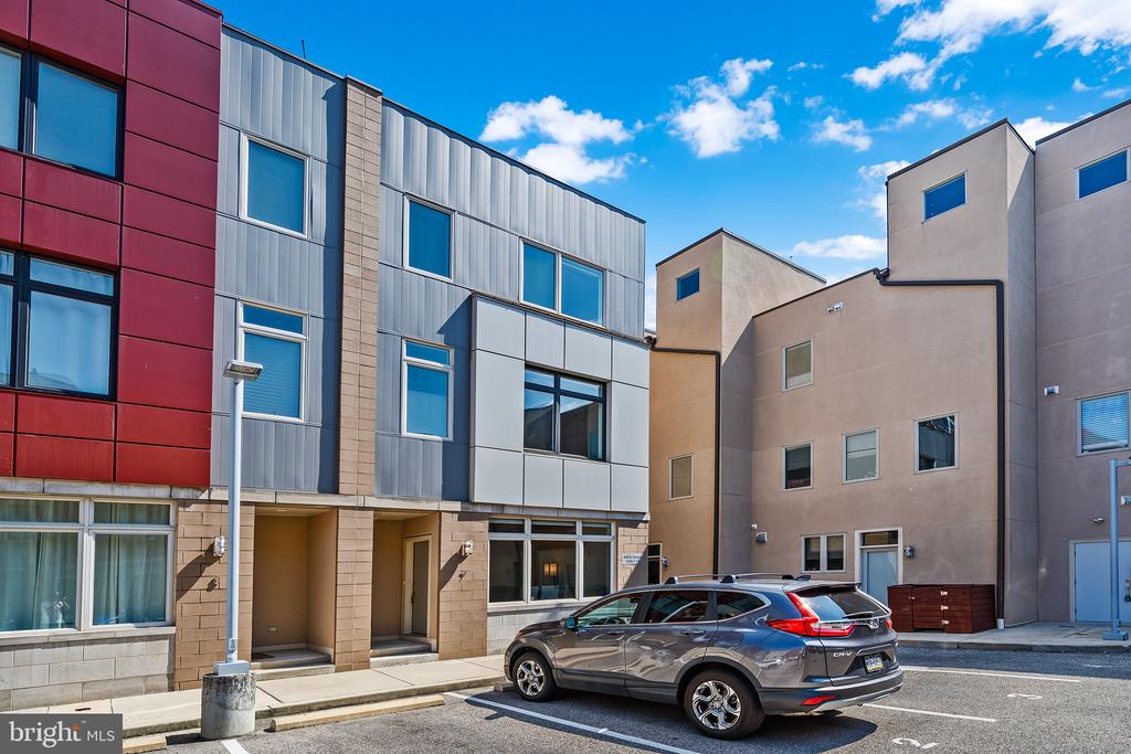 845 N Orianna St #7