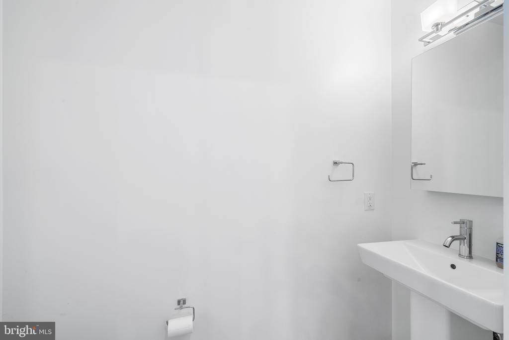845 N Orianna St #7