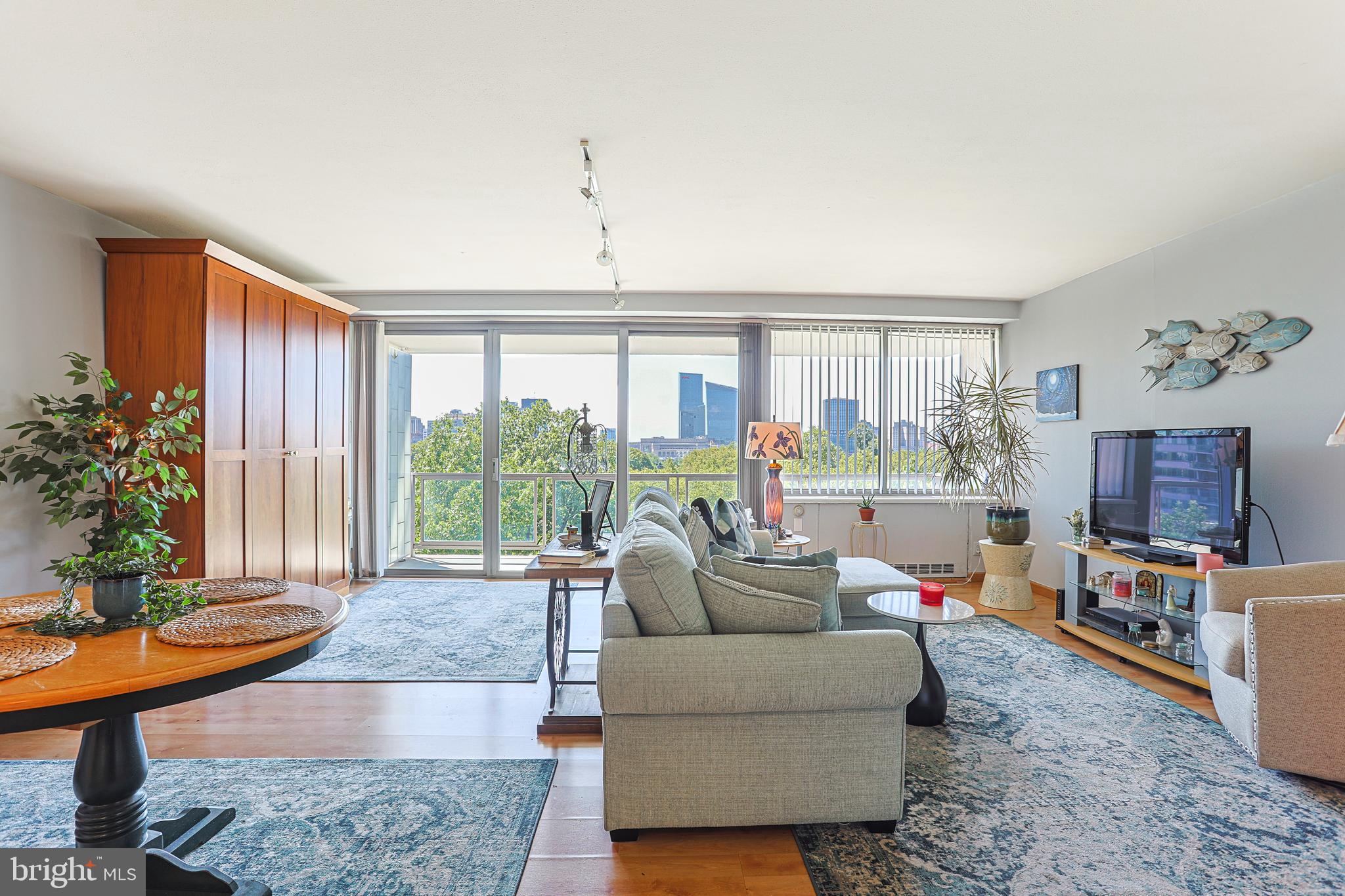 2401 Pennsylvania Ave #7a3