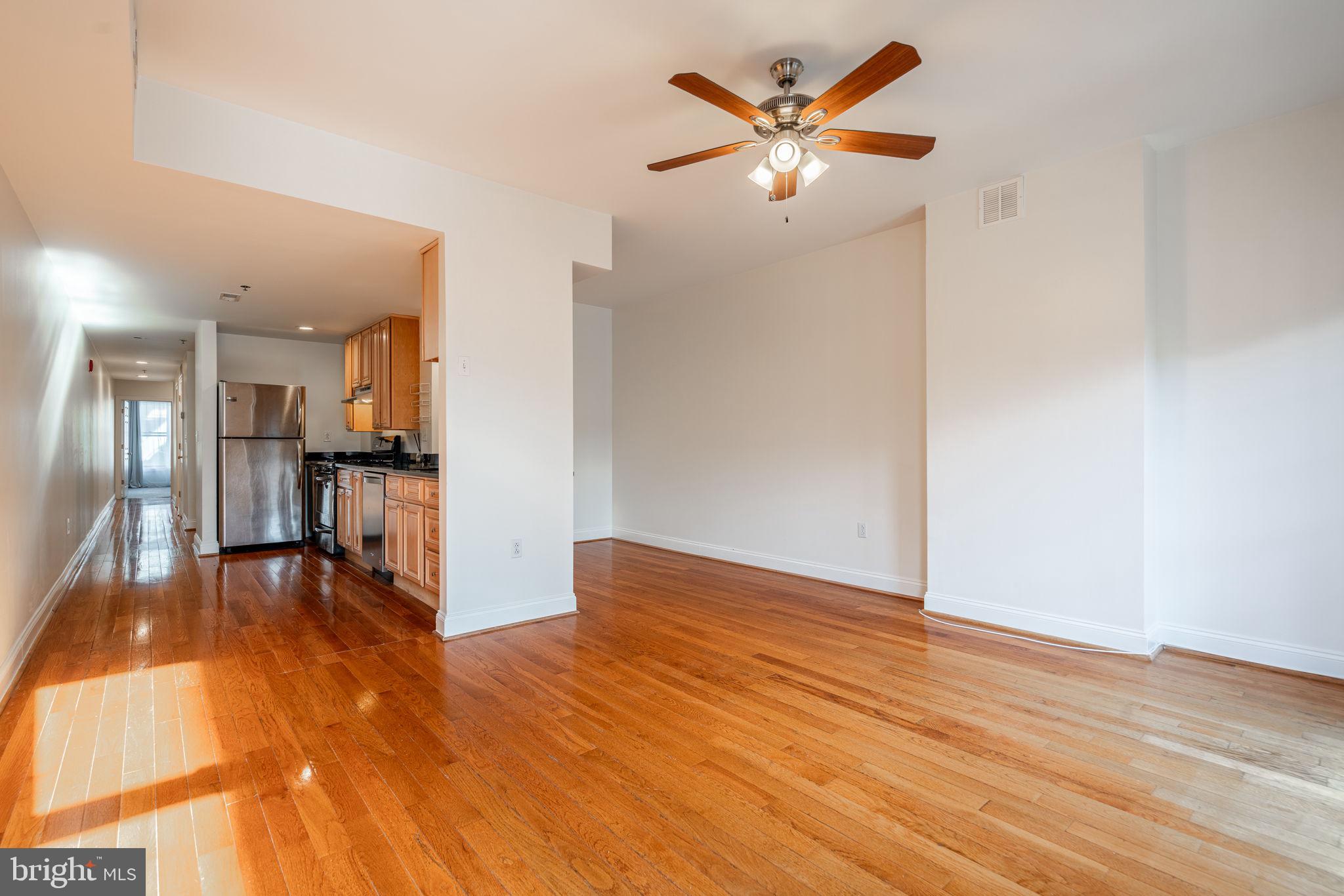 221-23 RACE ST #5