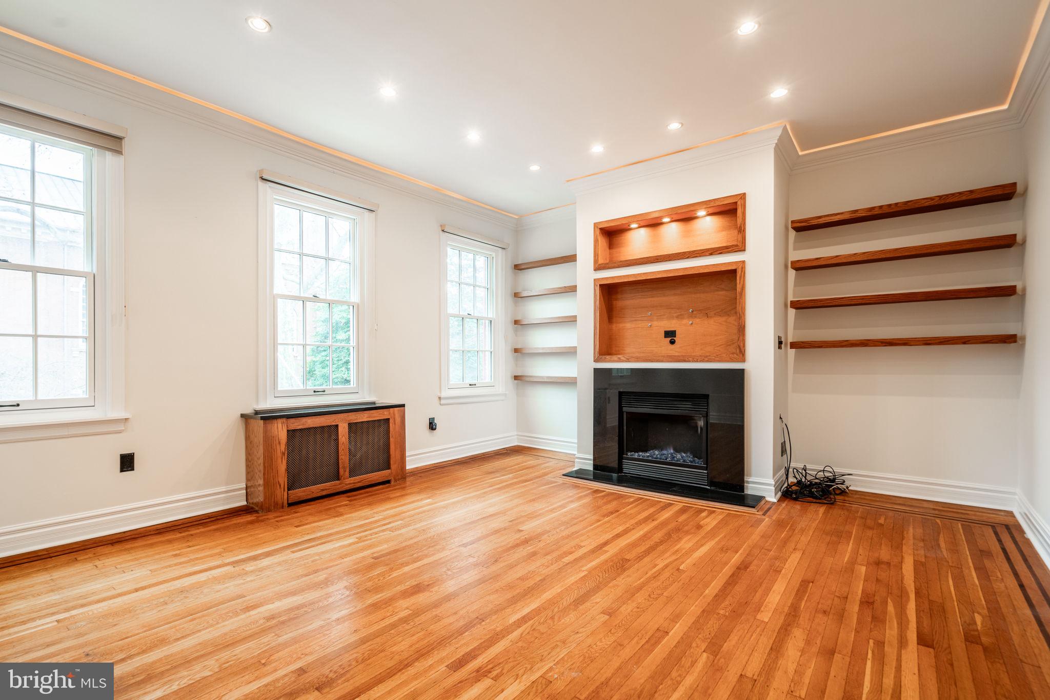 309 Pine St