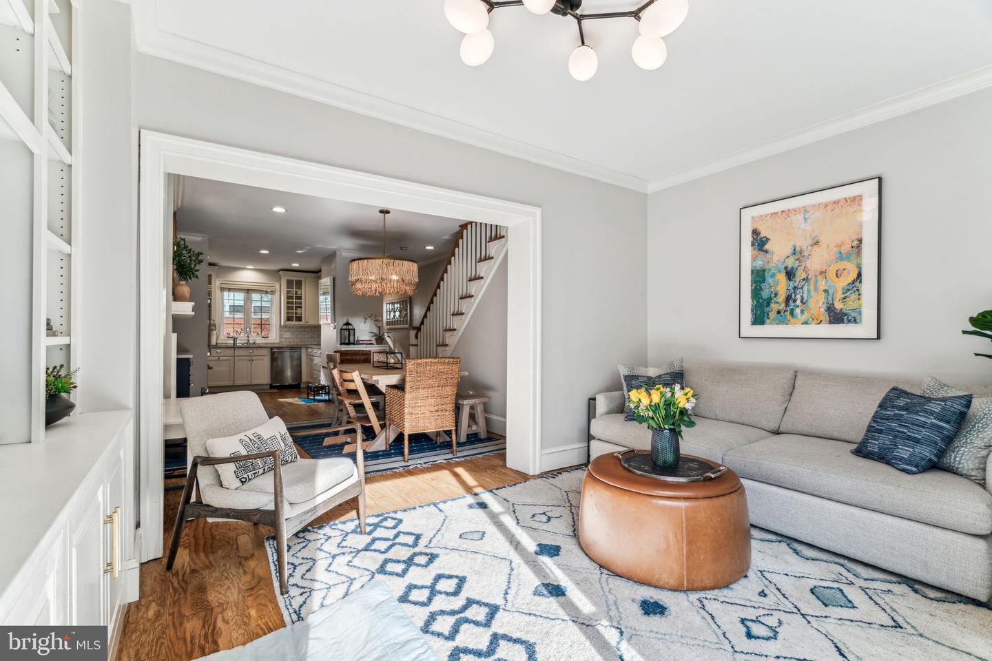 2528 Lombard St