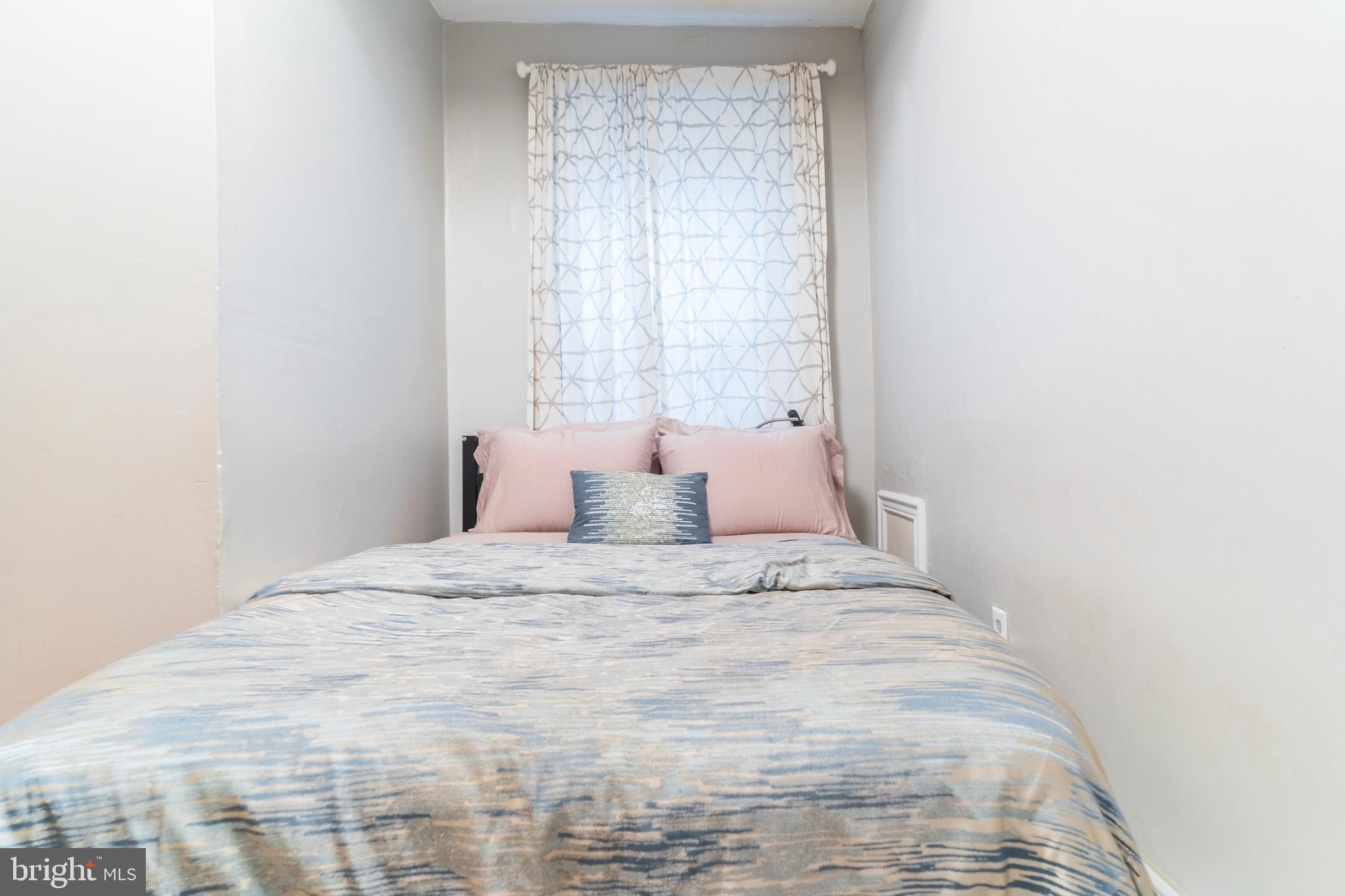 1810 PINE #1R