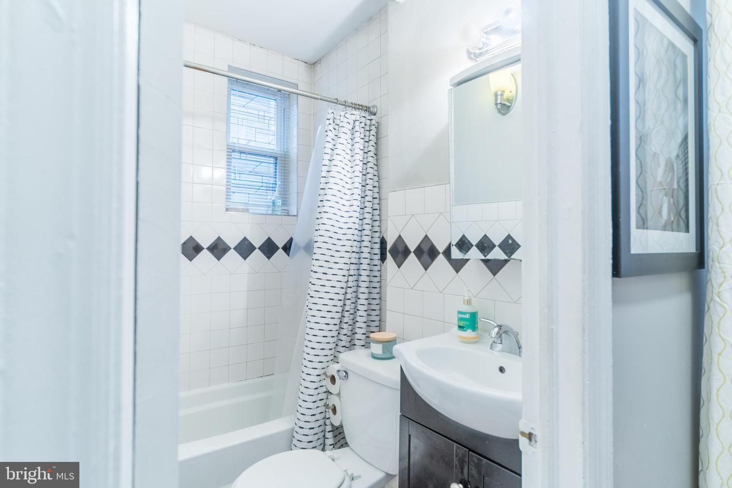 1810 PINE #1R