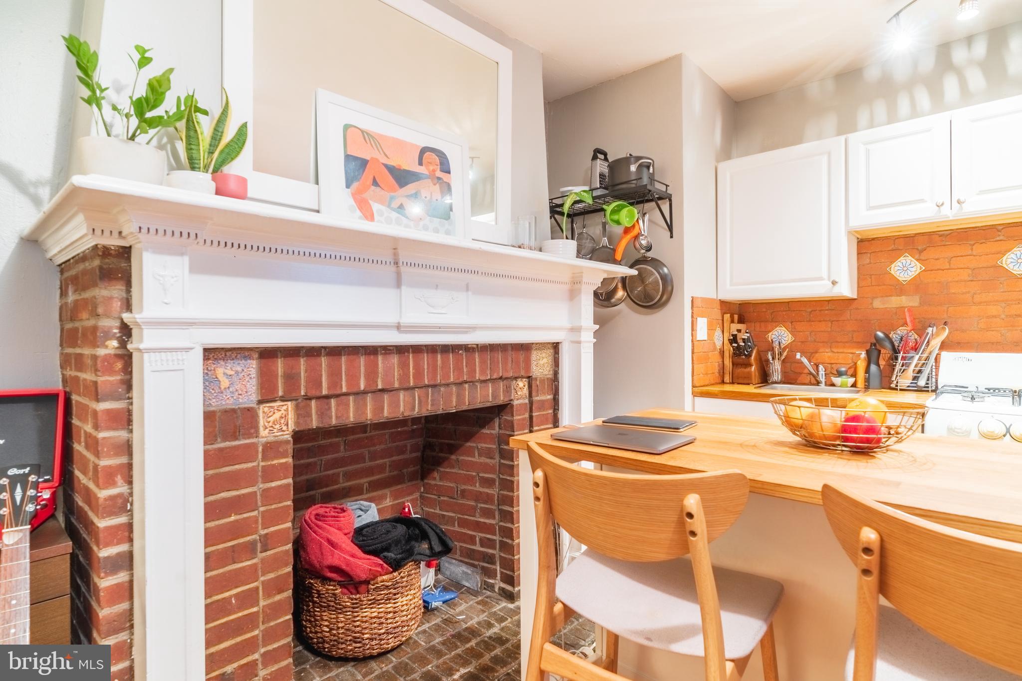 1810 PINE #1R