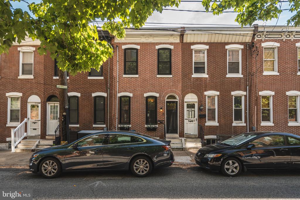 2160 E SERGEANT ST
