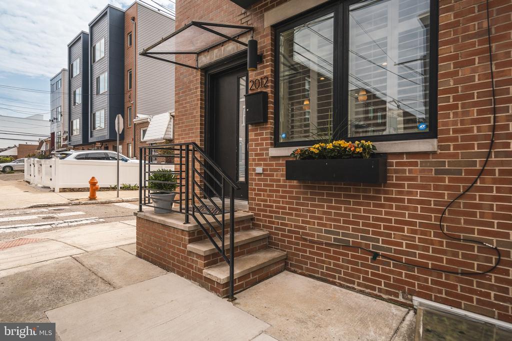 2012 N Brown St