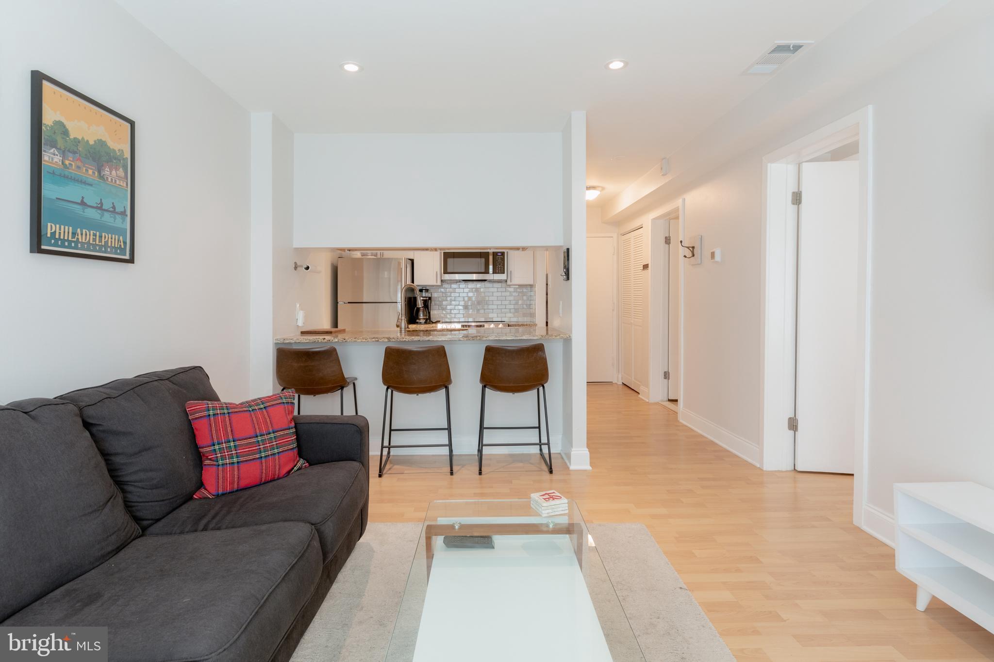 130-36 N Bread St #218