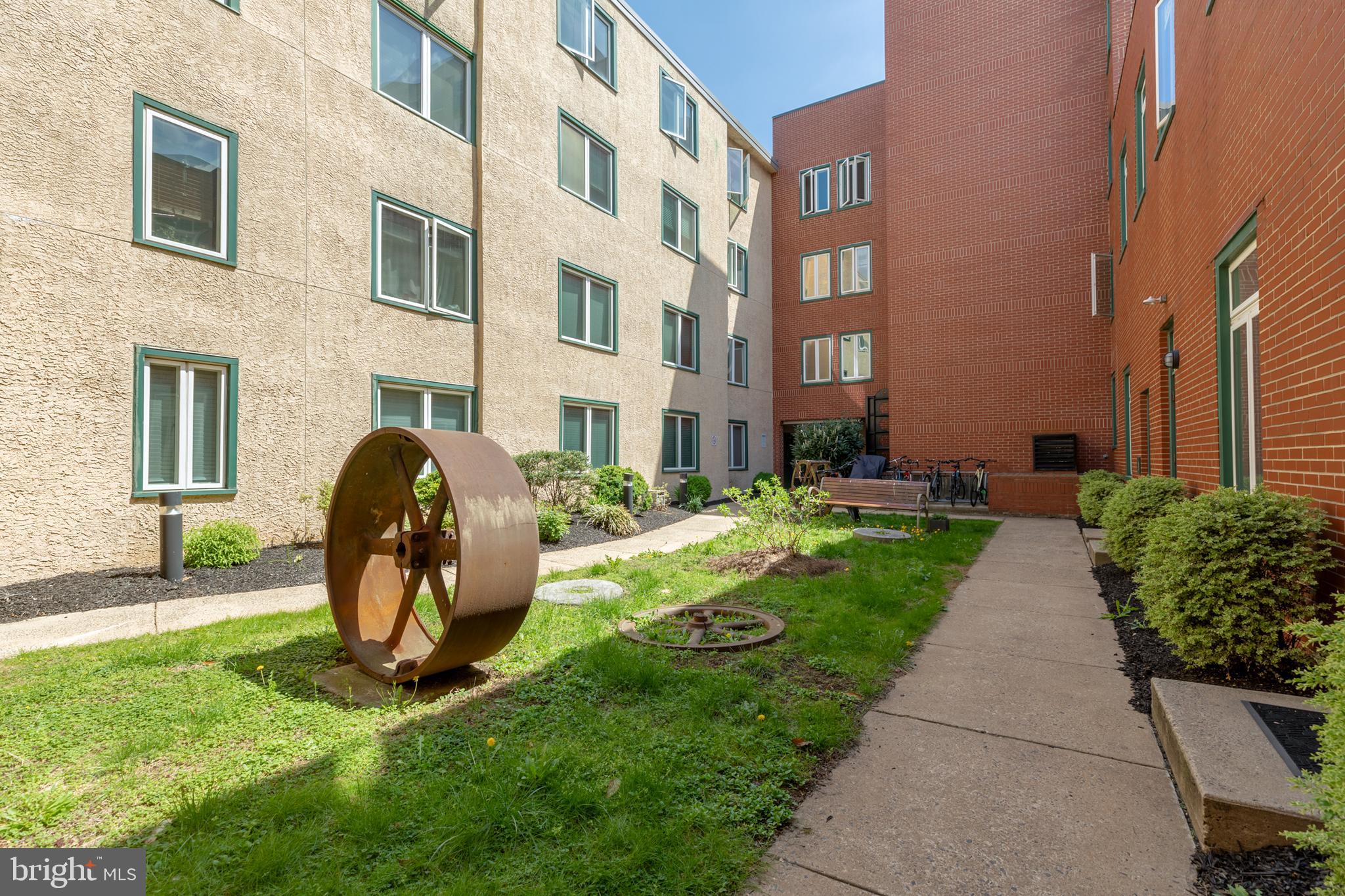 130-36 N Bread St #218