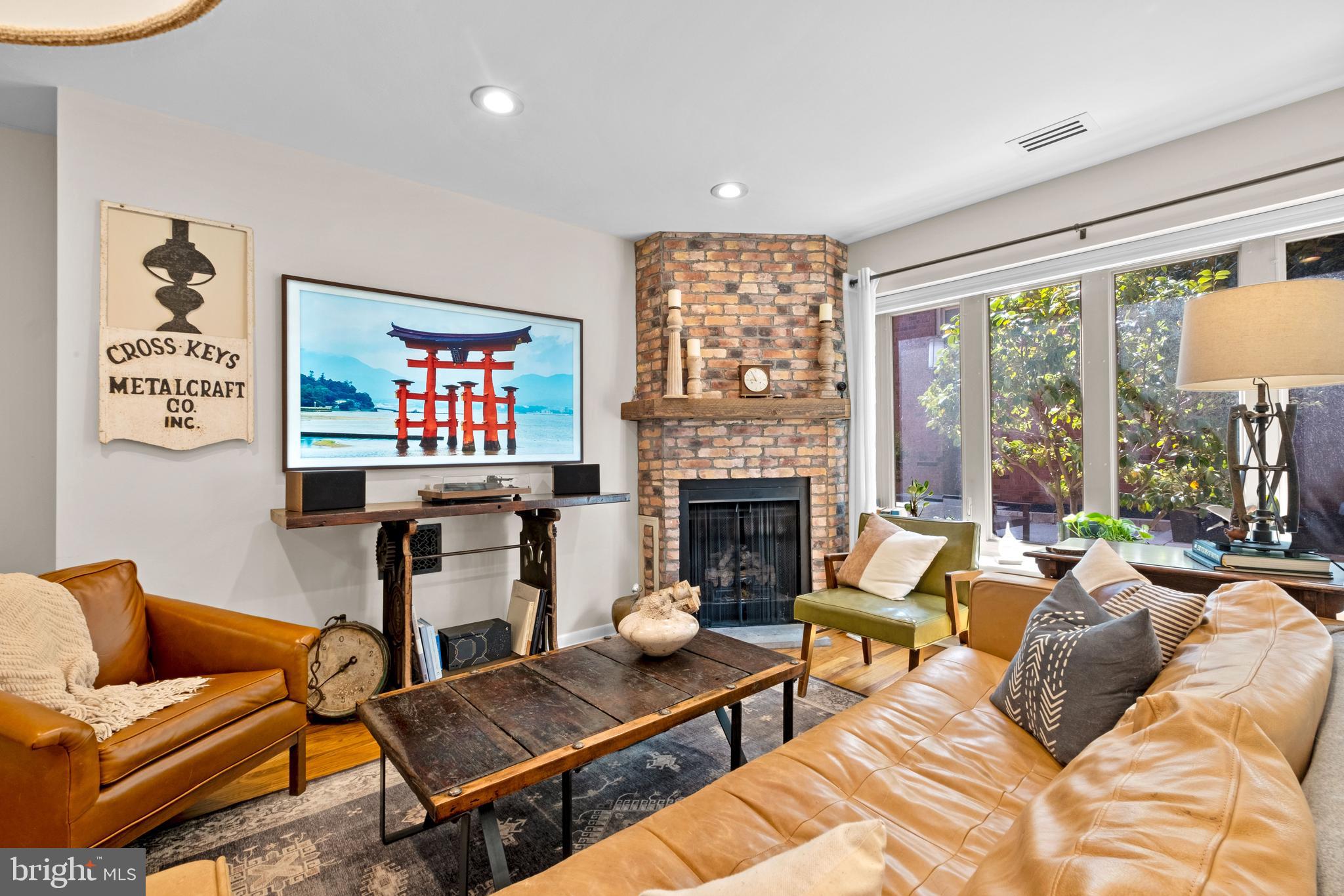 1 CHRISTIAN STREET 44L