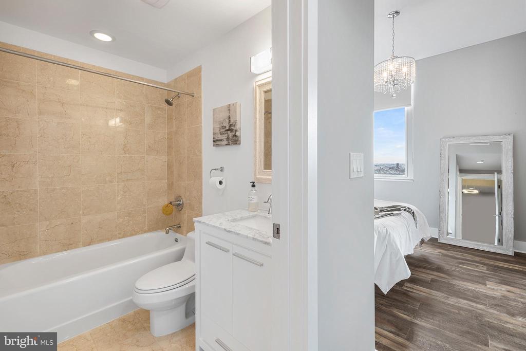 1101 LOCUST STREET 8B