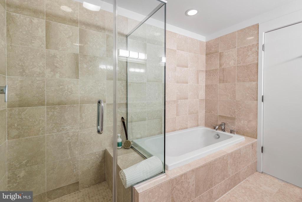 1101 LOCUST STREET 8B