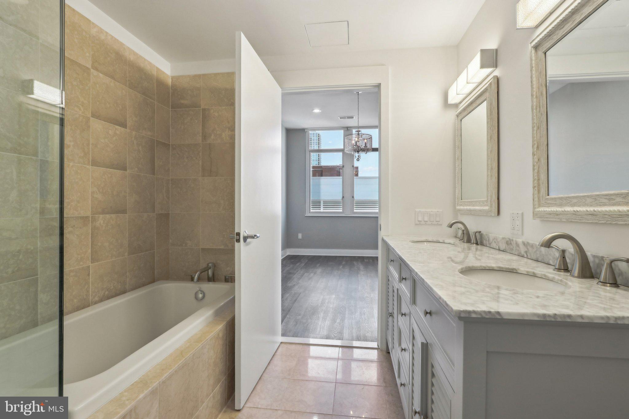 1101 LOCUST STREET 8B