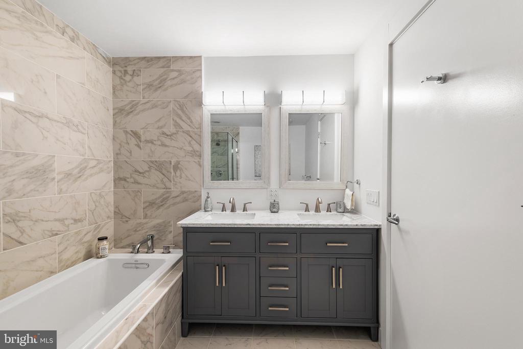 1101 LOCUST STREET 8B