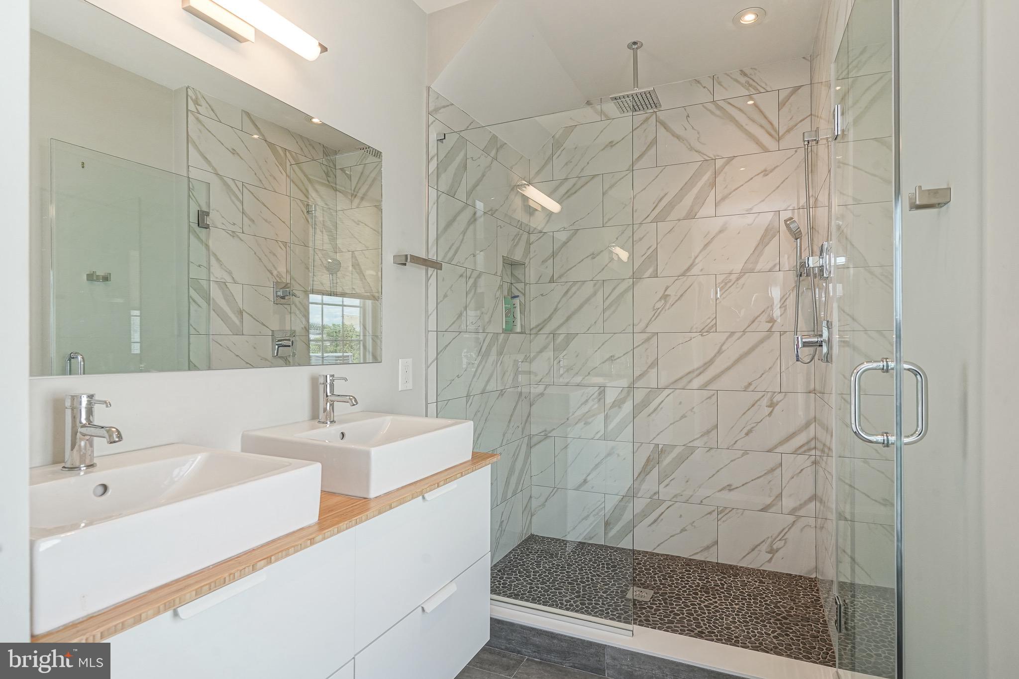 1124 Shackamaxon St #2