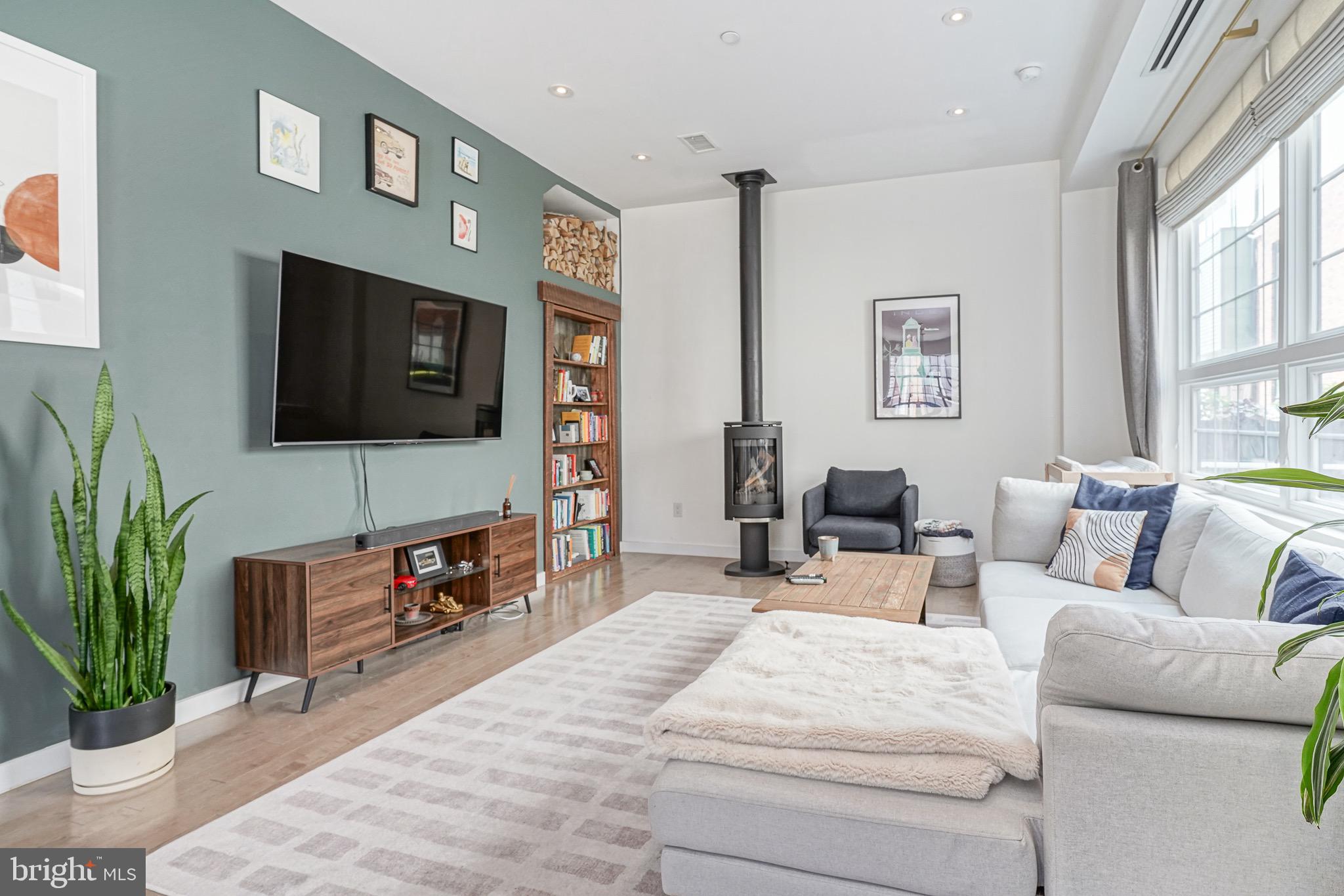 1124 Shackamaxon St #2