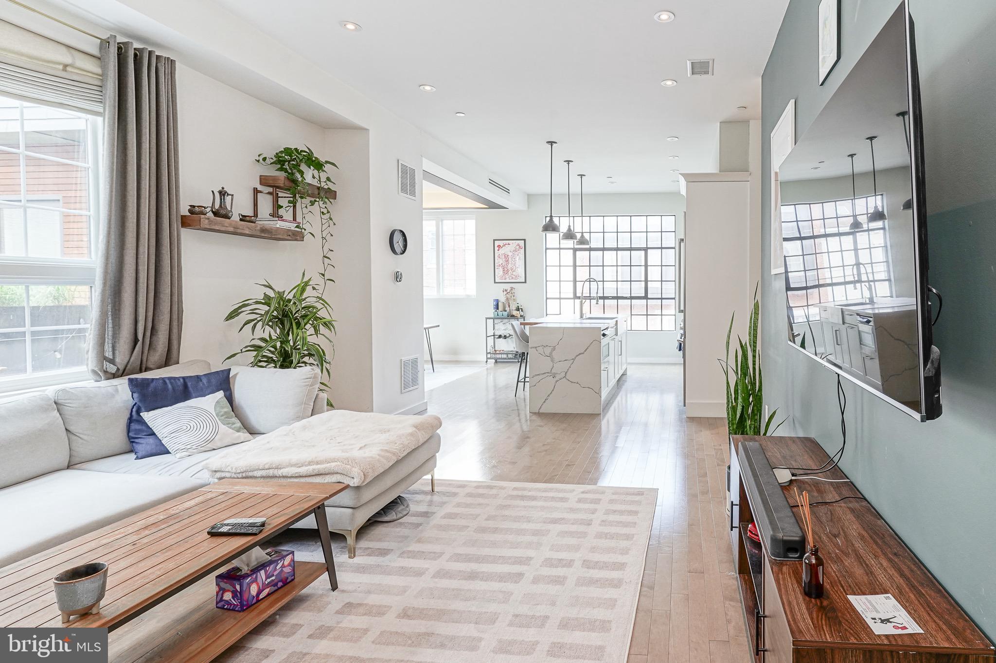 1124 Shackamaxon St #2