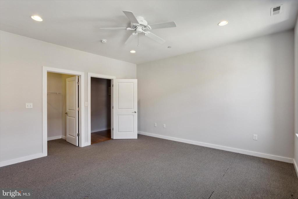 1610 CHRISTIAN STREET
