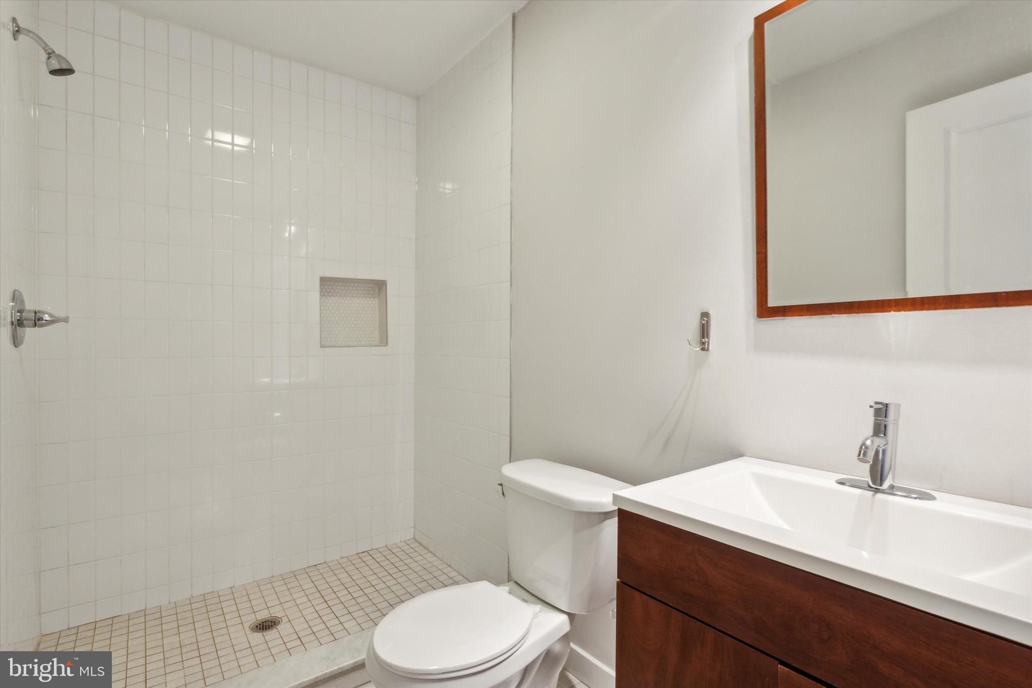 1610 CHRISTIAN STREET