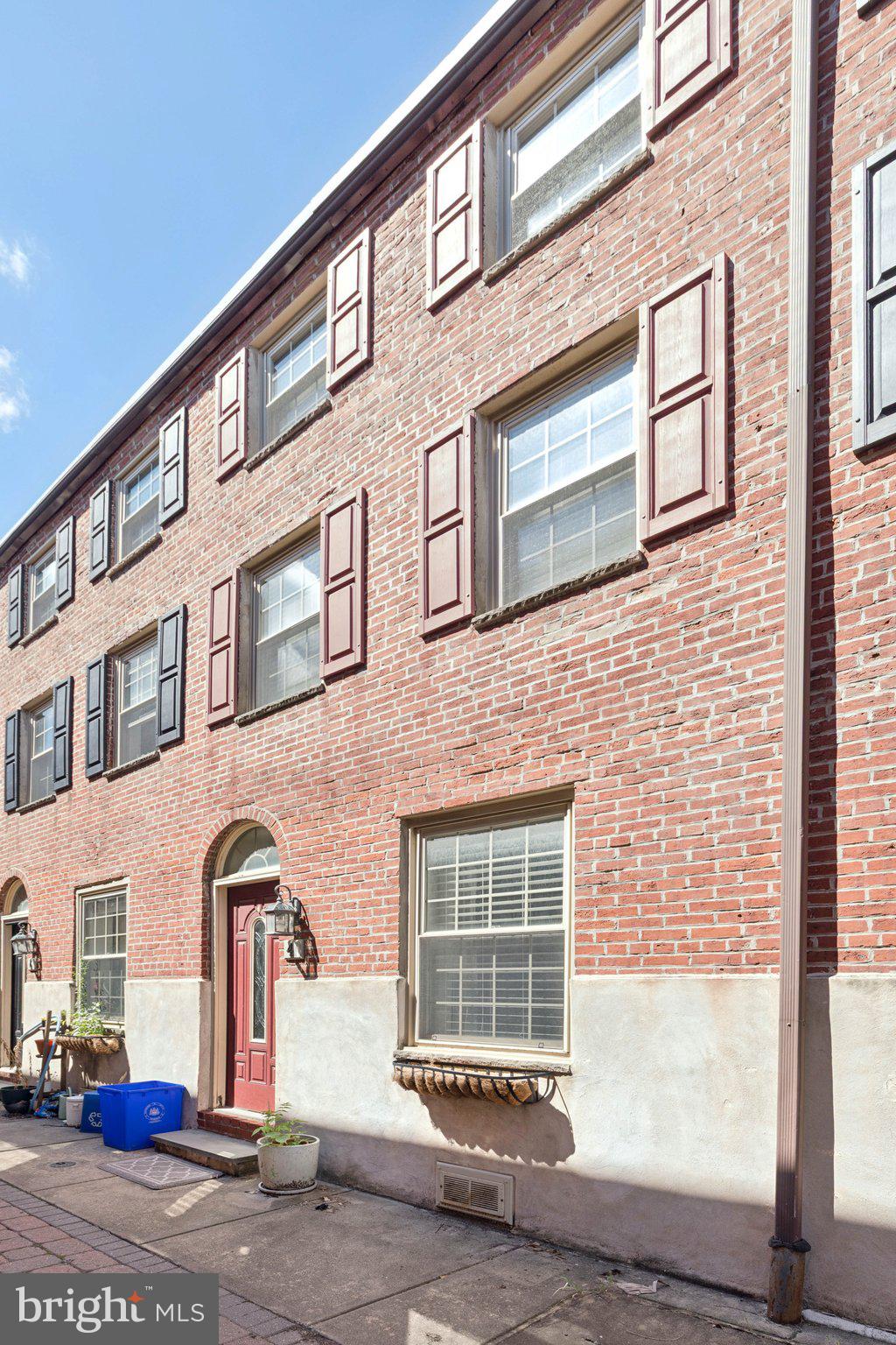 525 FITZWATER STREET 4