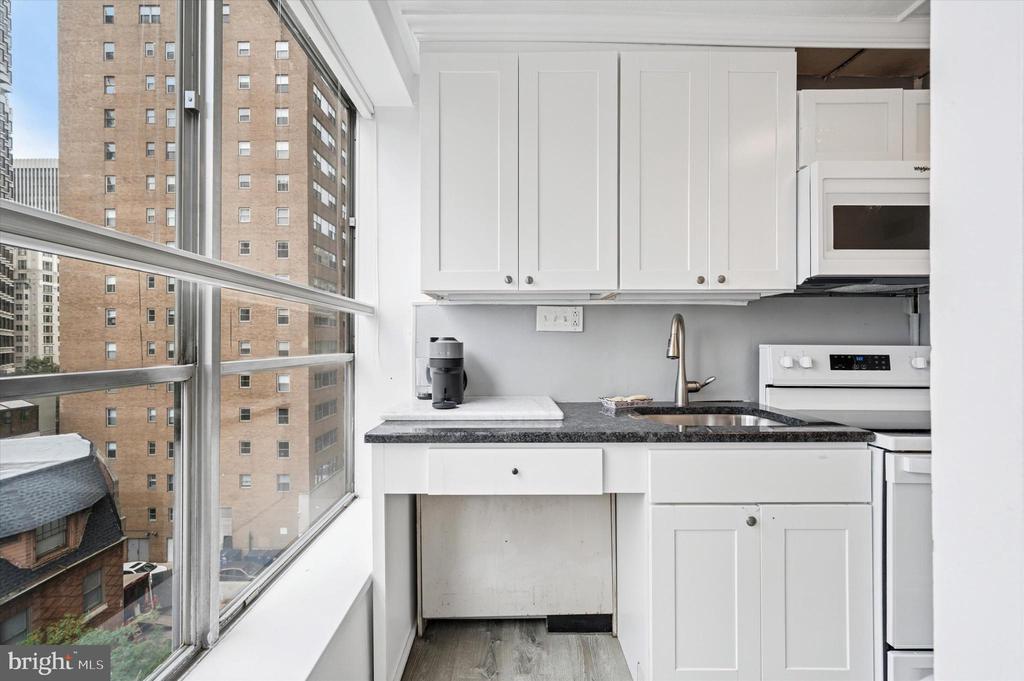 224 W RITTENHOUSE SQUARE 30 715A