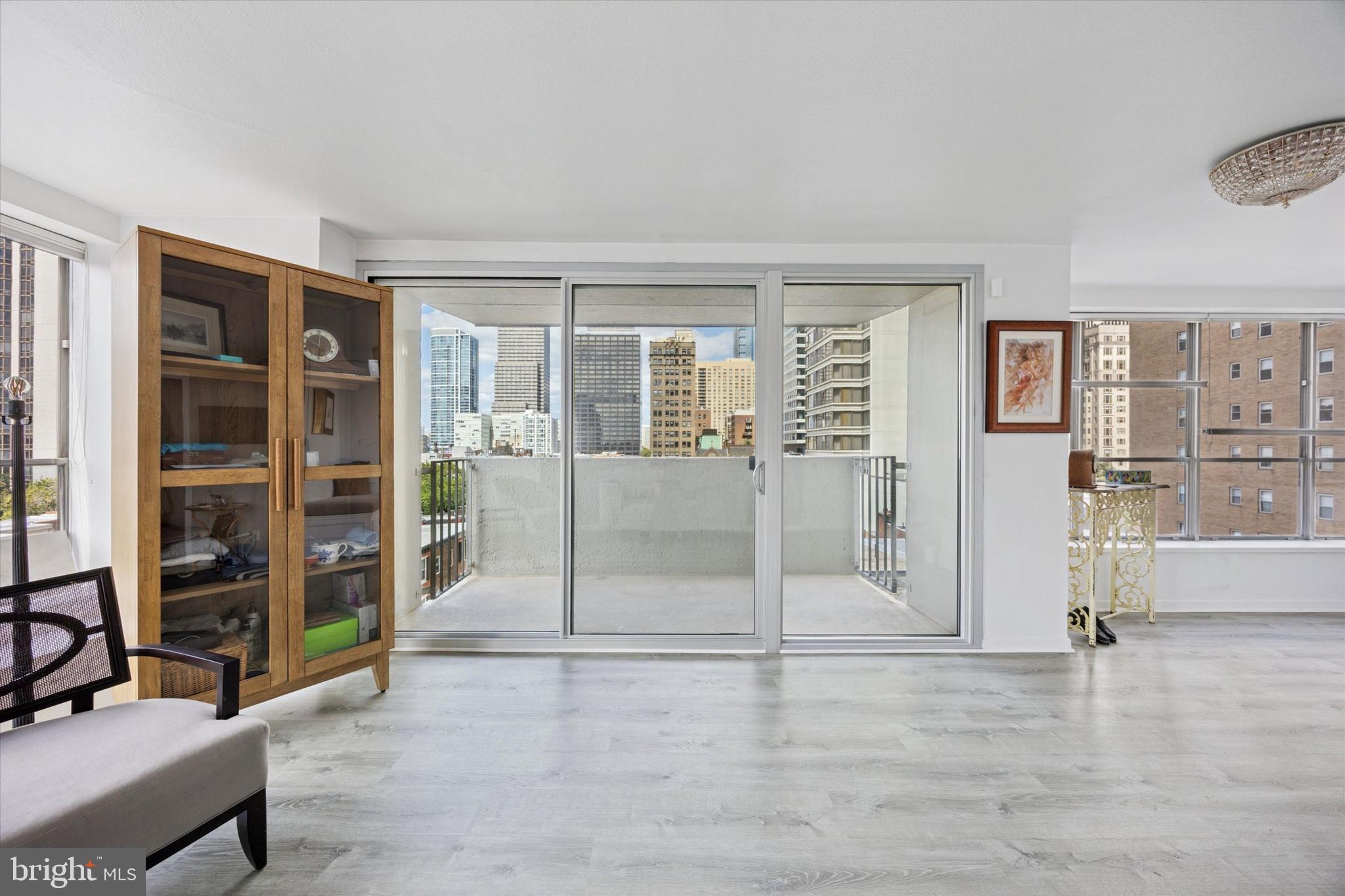 224 W RITTENHOUSE SQUARE 30 715A