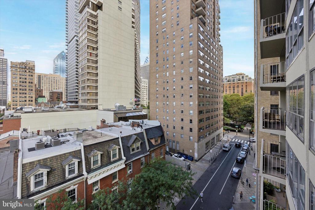224 W RITTENHOUSE SQUARE 30 715A