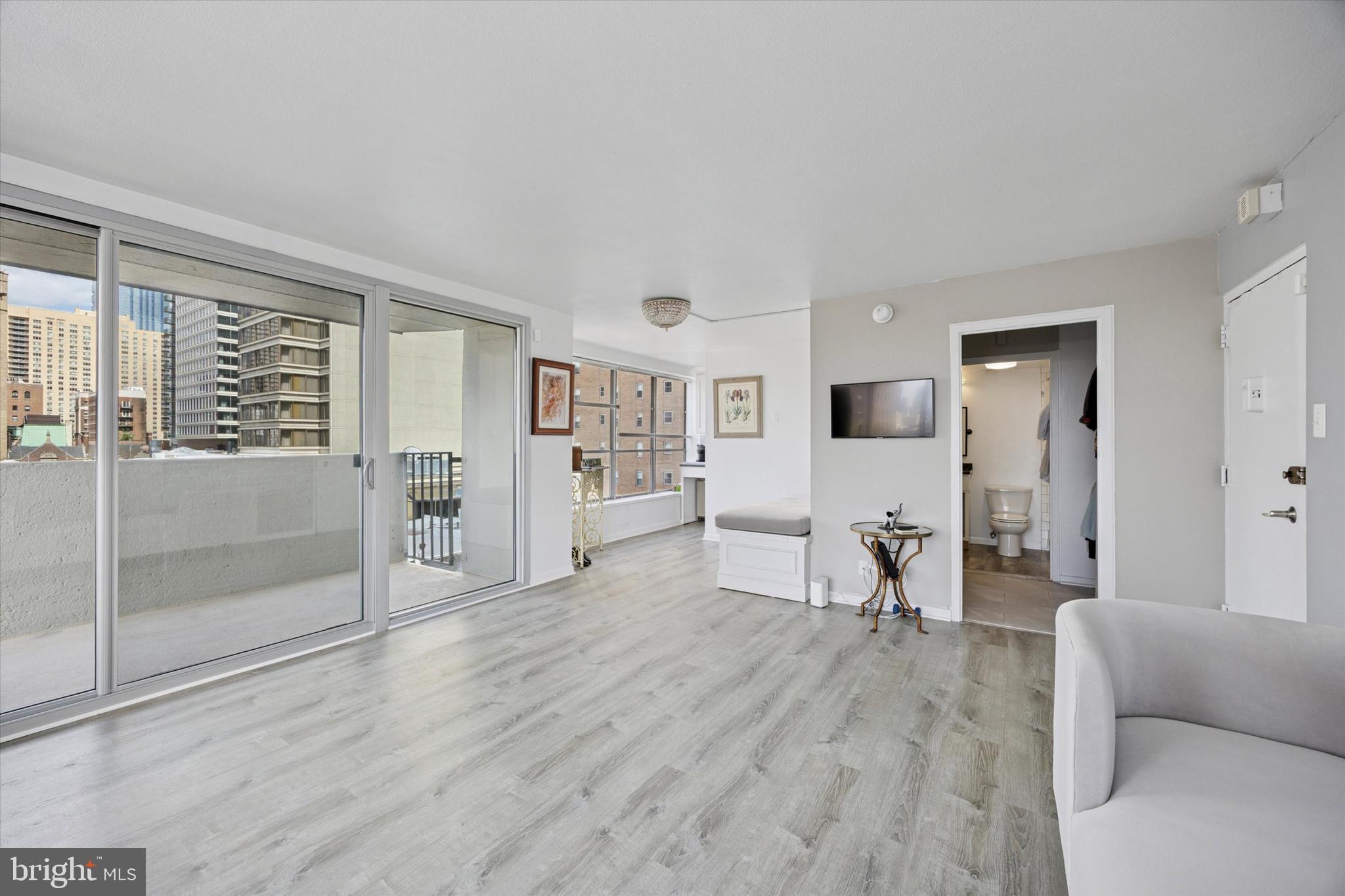224 W RITTENHOUSE SQUARE 30 715A