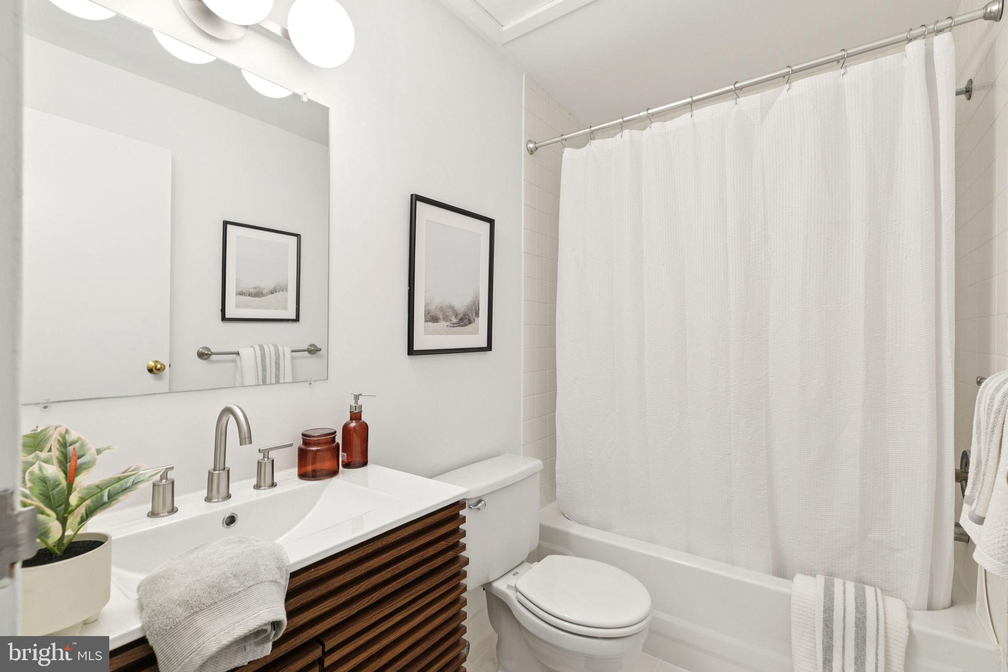 2429 LOCUST STREET 41 318