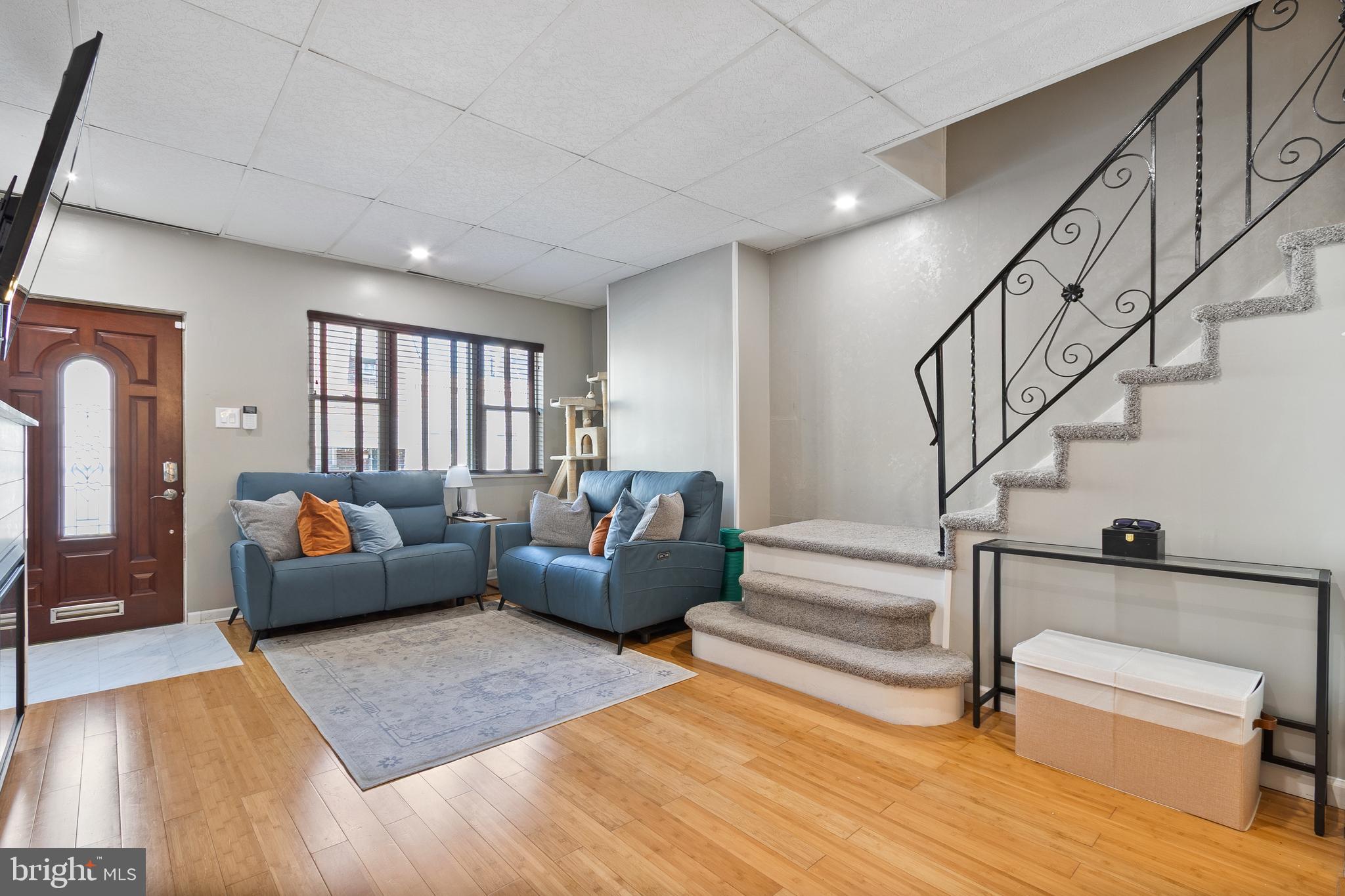 1106 W MOYAMENSING AVENUE