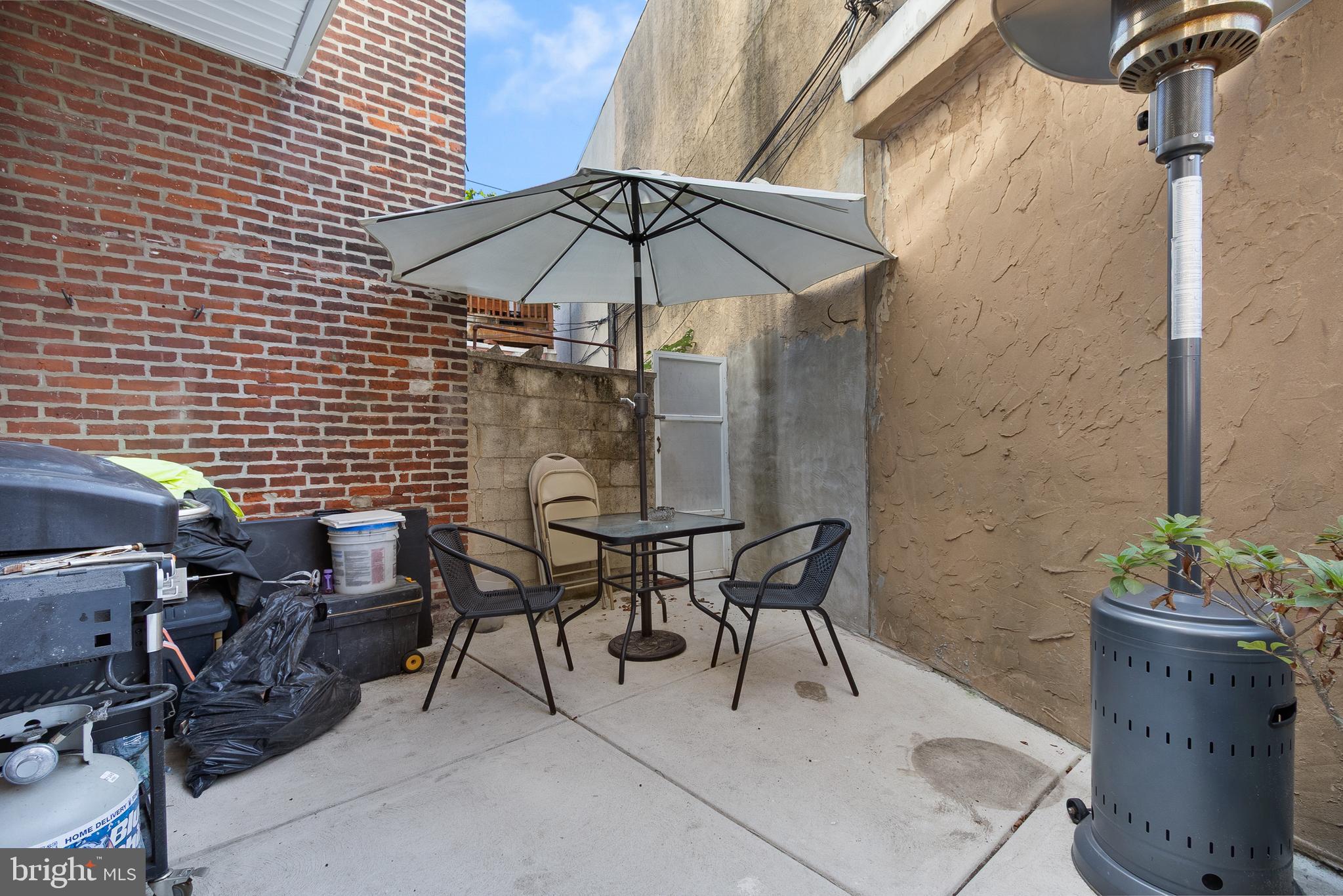 1106 W MOYAMENSING AVENUE