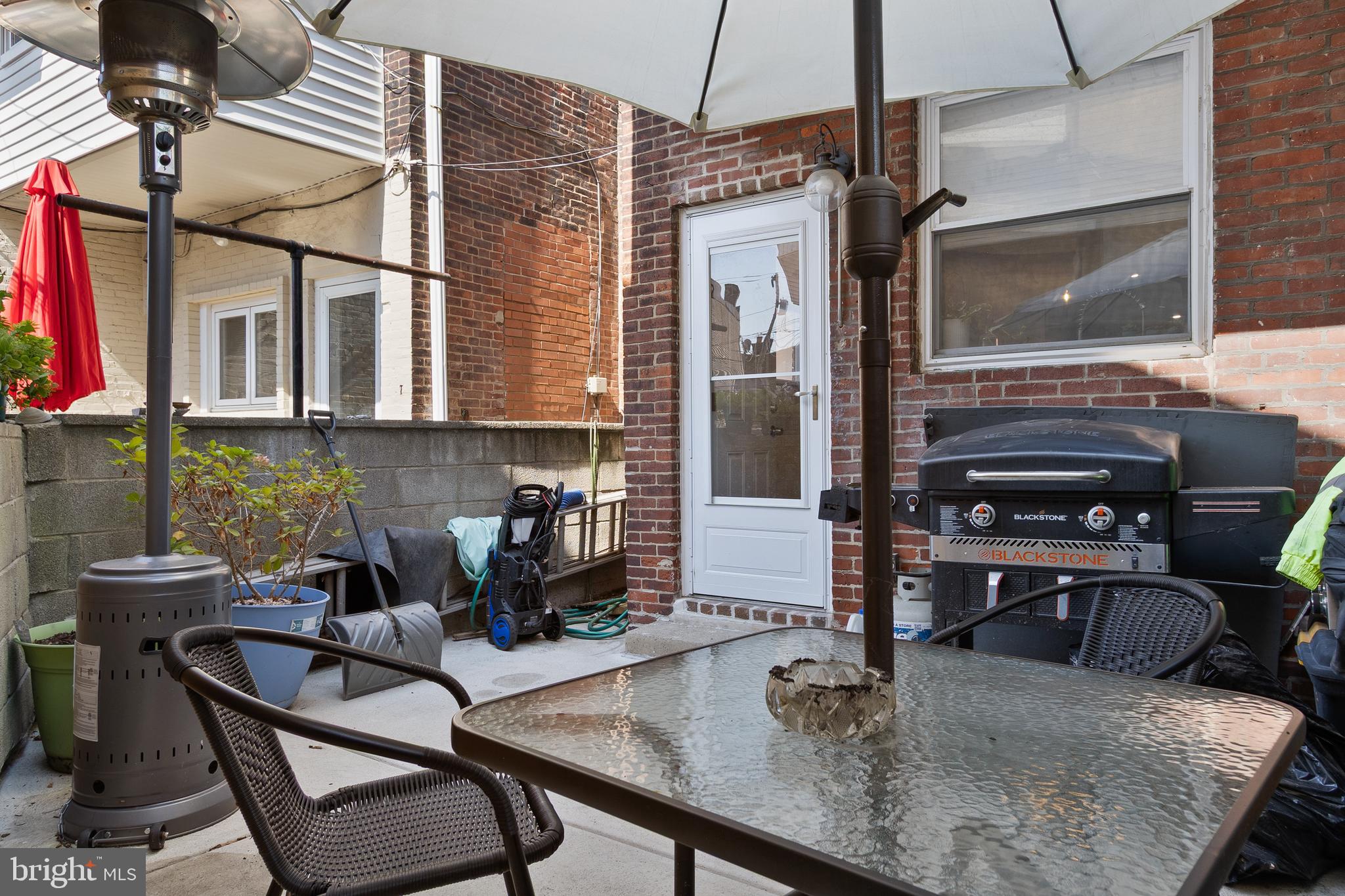 1106 W MOYAMENSING AVENUE